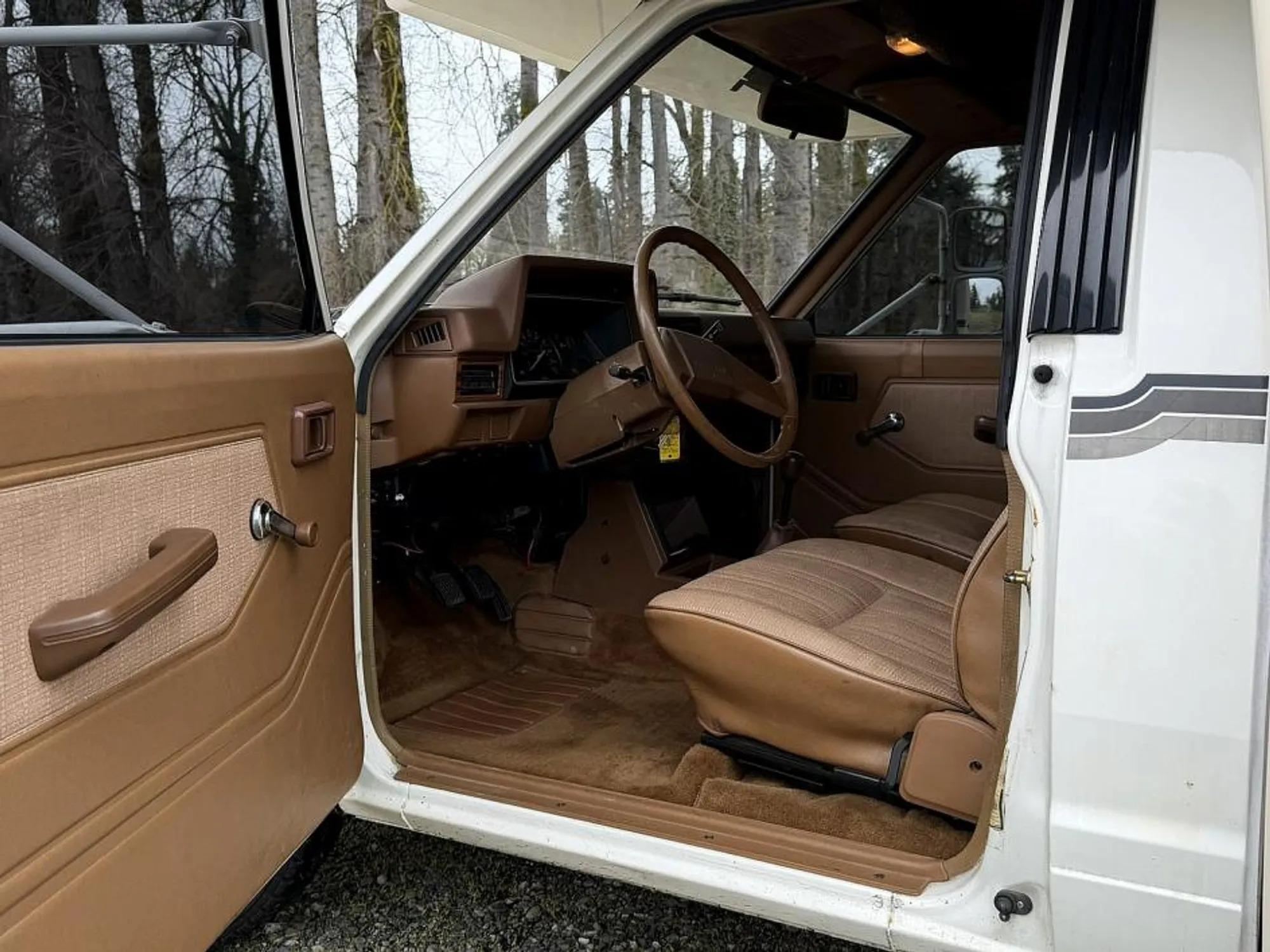 1984 Nissan Sunrader