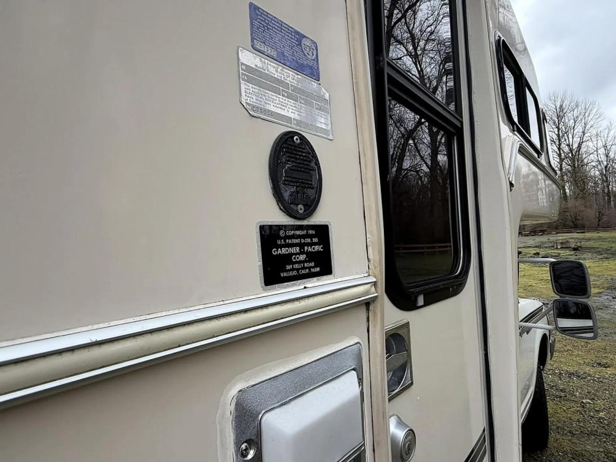 1984 Nissan Sunrader