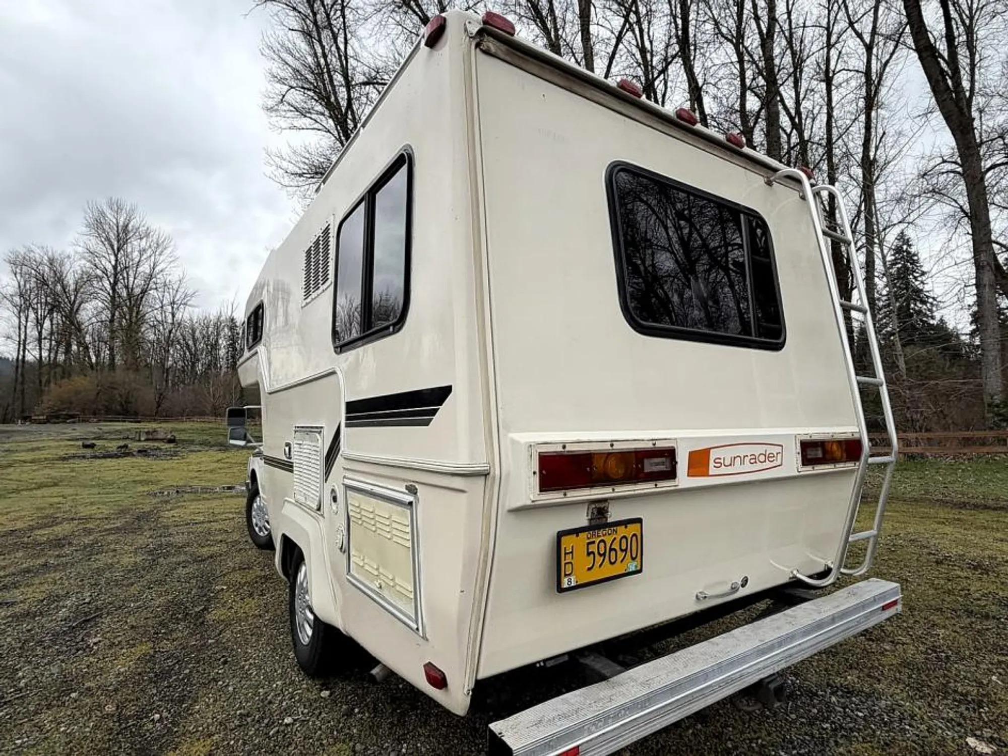 1984 Nissan Sunrader