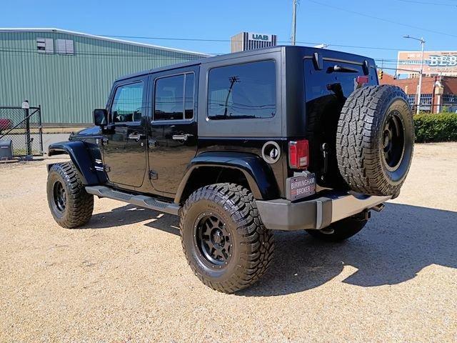 2014 Jeep Wrangler Unlimited Sahara - 3