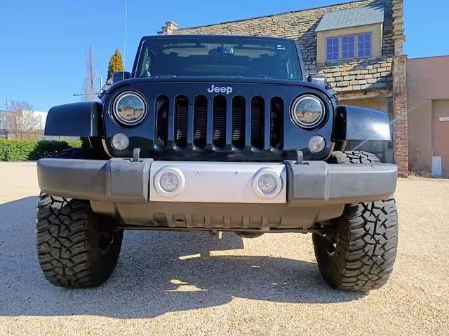 2014 Jeep Wrangler Unlimited Sahara - 2