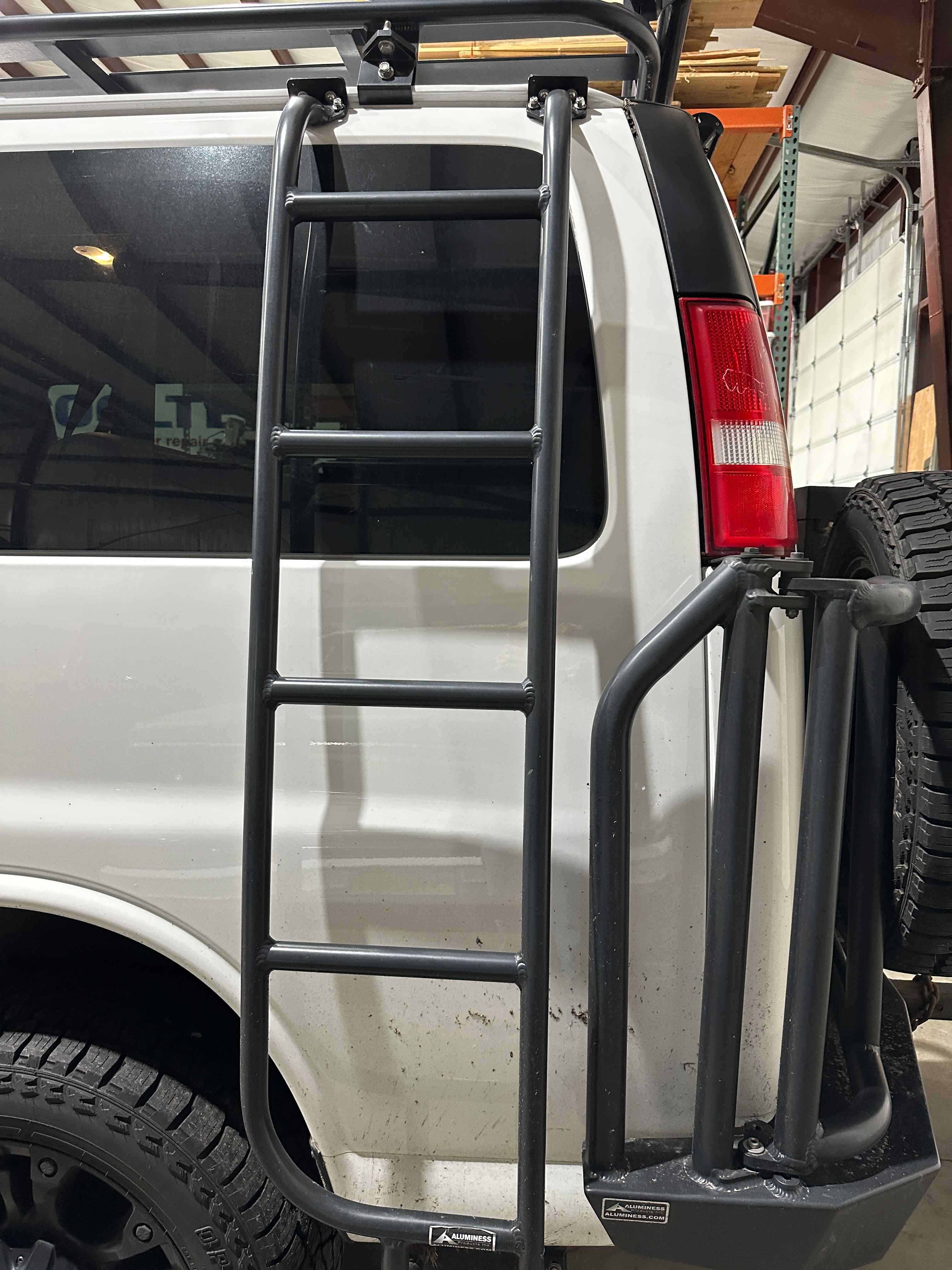 2021 Chevrolet Express LS 3500 4×4