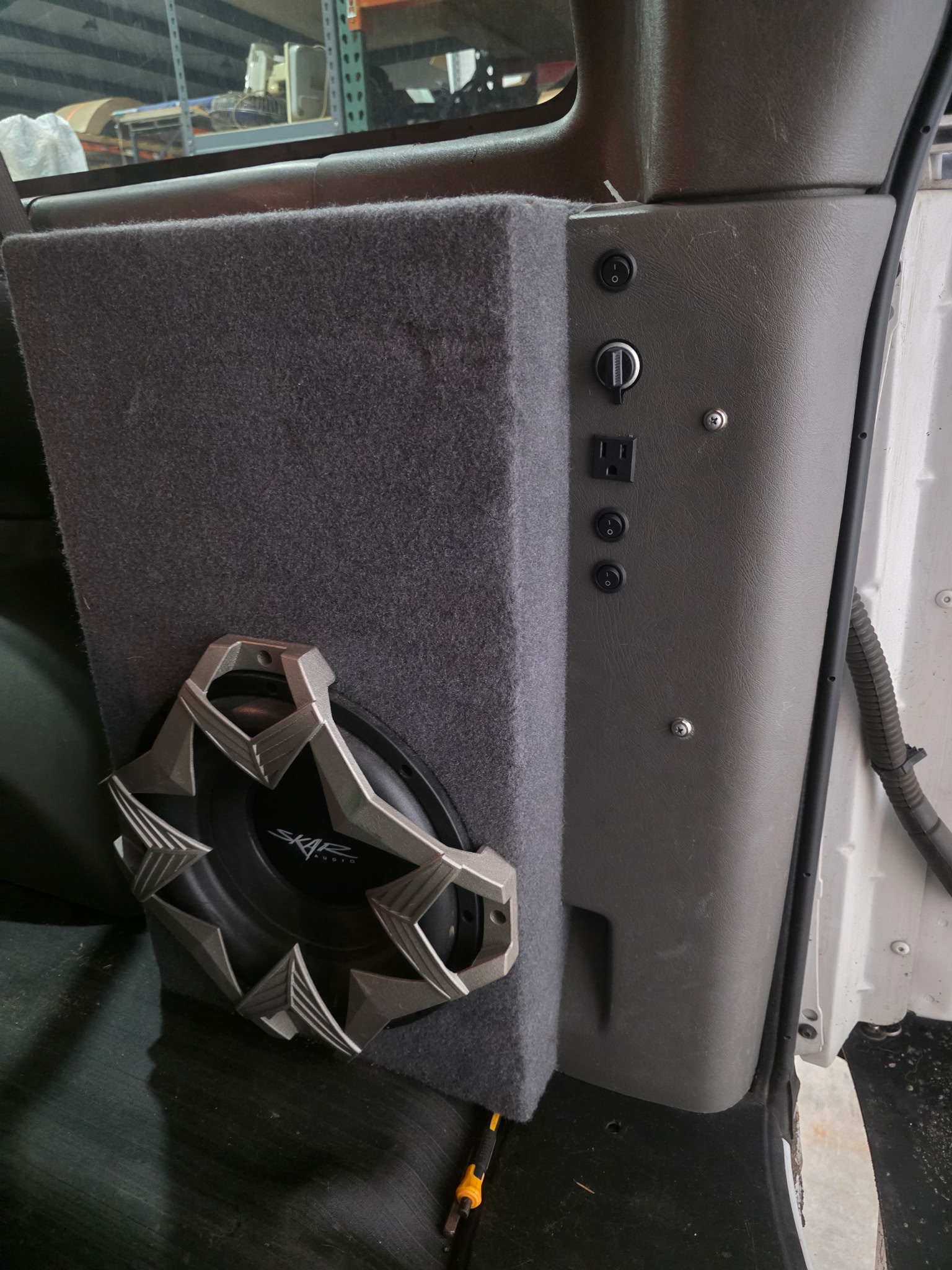 2021 Chevrolet Express LS 3500 4×4