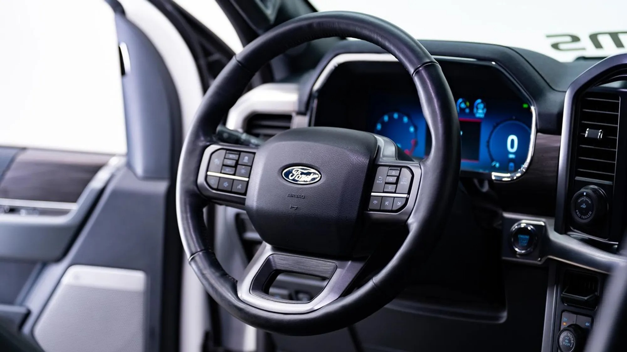 2025 Ford F-150 Lariat Titanline