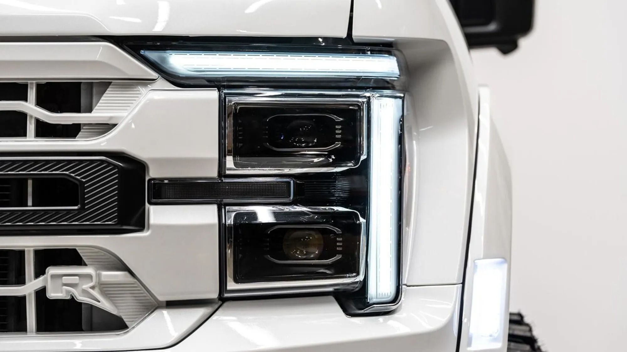 2025 Ford F-150 Lariat Titanline