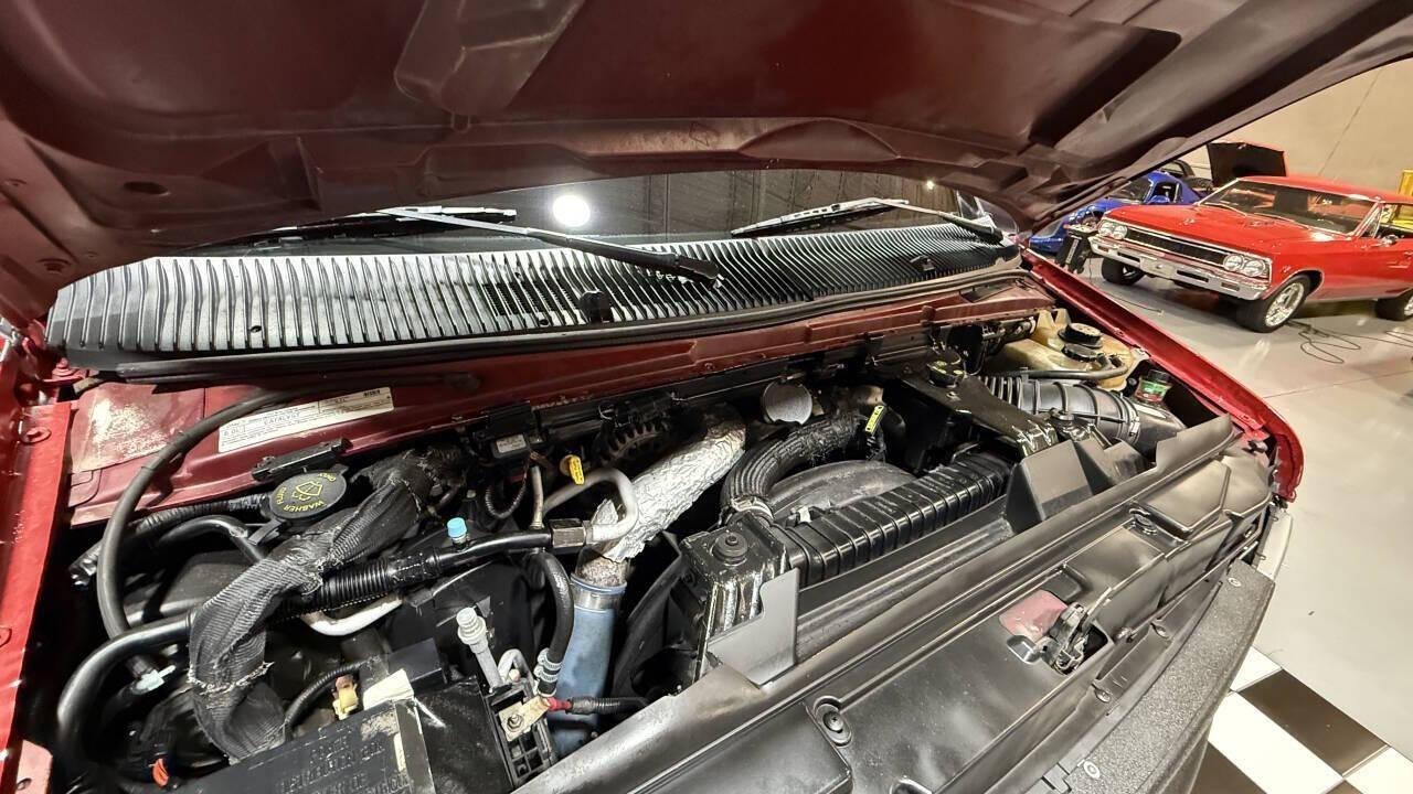 Modified 2006 Ford E-350 - 3
