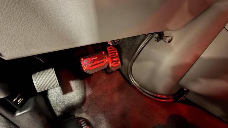 Modified 2006 Ford E-350