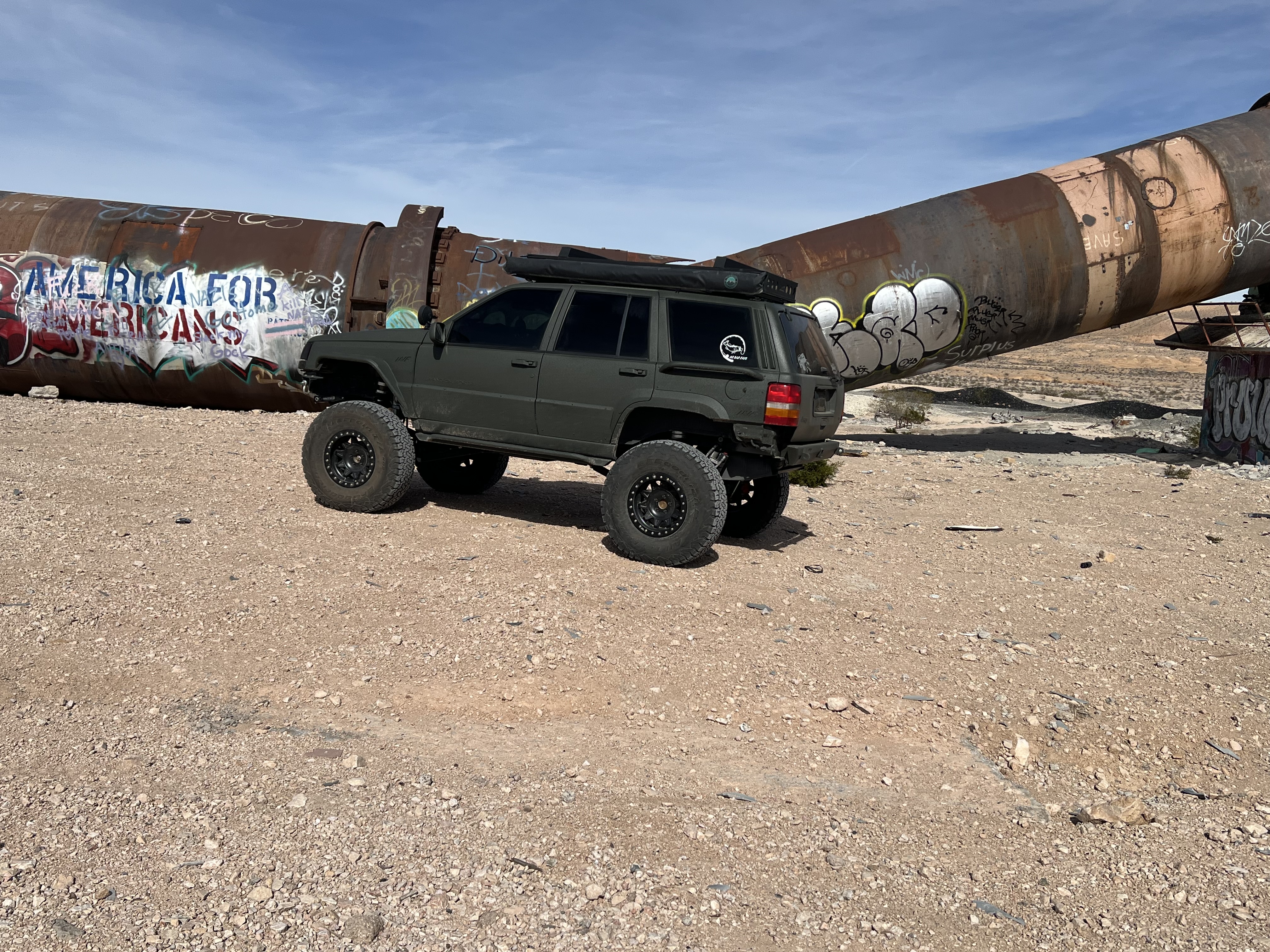 Heavily-Modified 1997 Jeep Grand Cherokee - 2