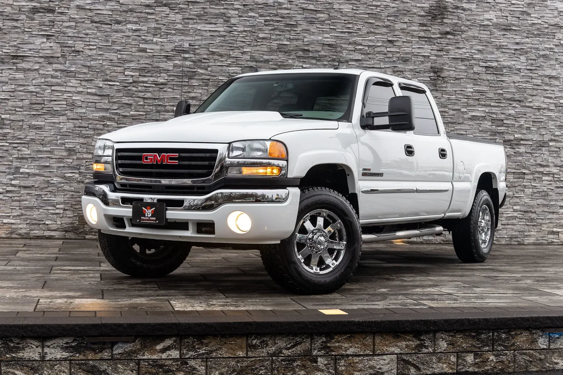 2005 GMC Sierra 2500HD SLT - 2