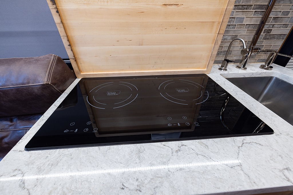 2022 EarthRoamer XV-LTi 073