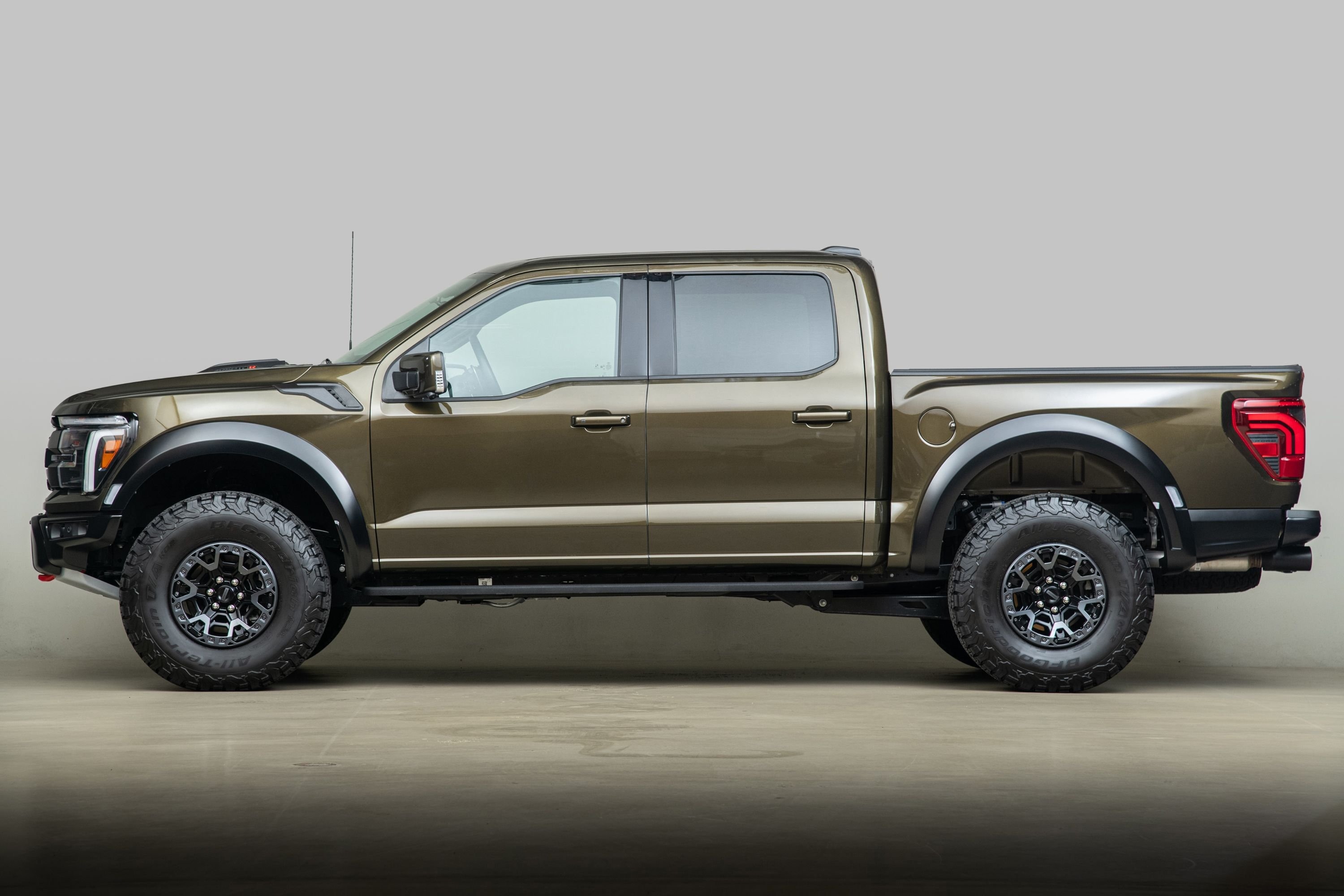 2025 Ford F-150 Raptor R - 3