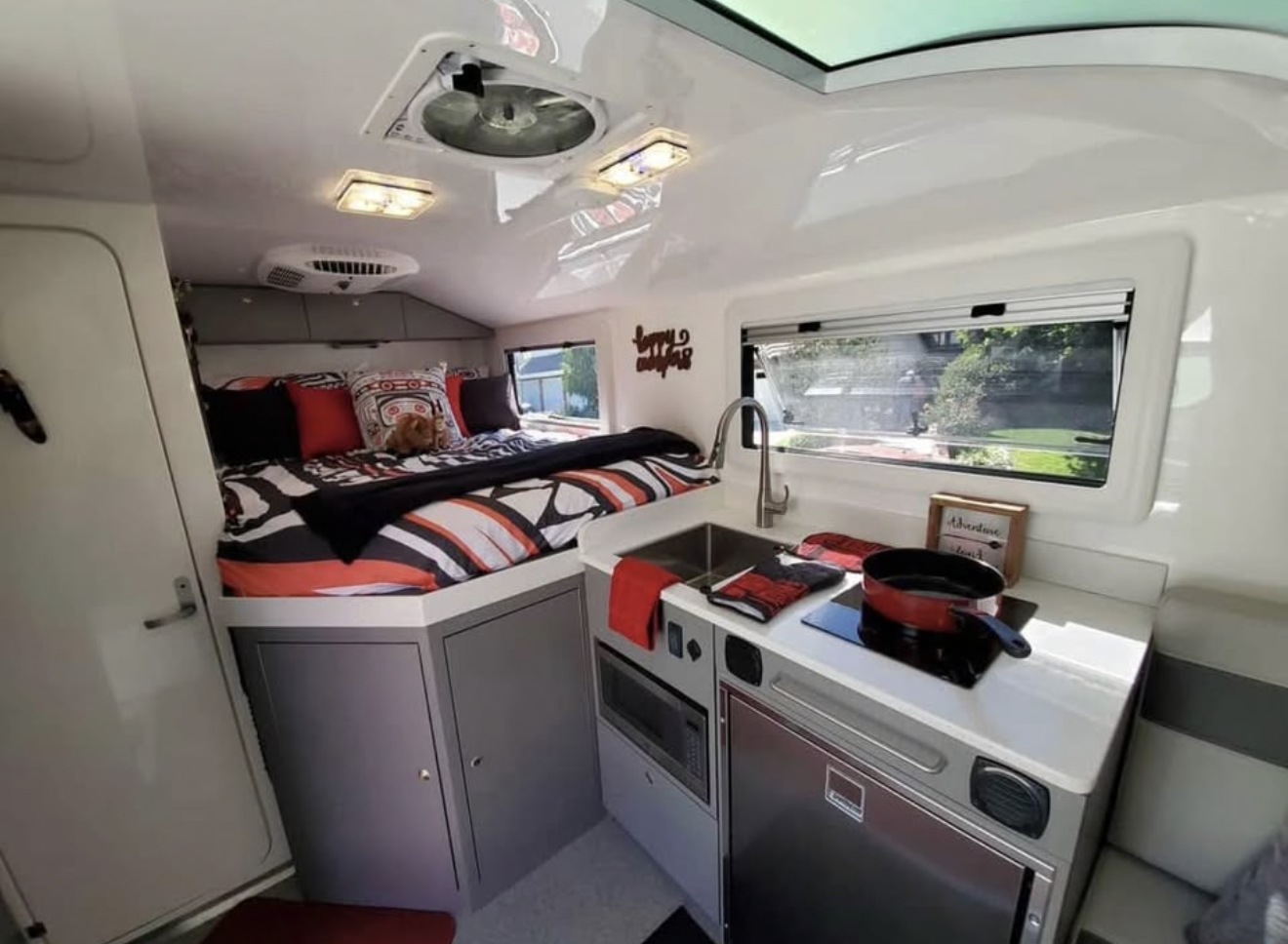 2018 Dodge Ram 5500 Expedition Vehicle