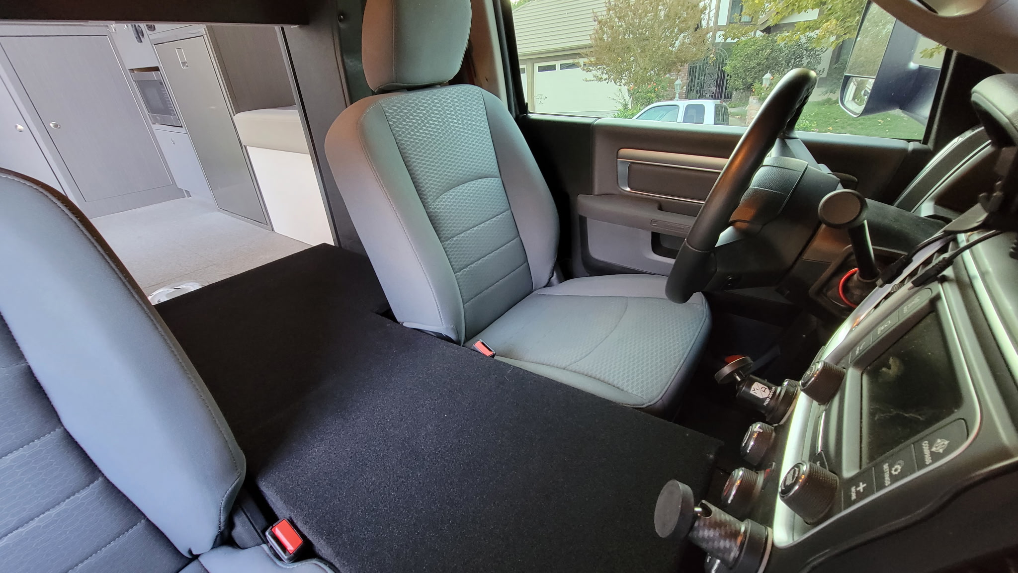 2018 Dodge Ram 5500 Expedition Vehicle