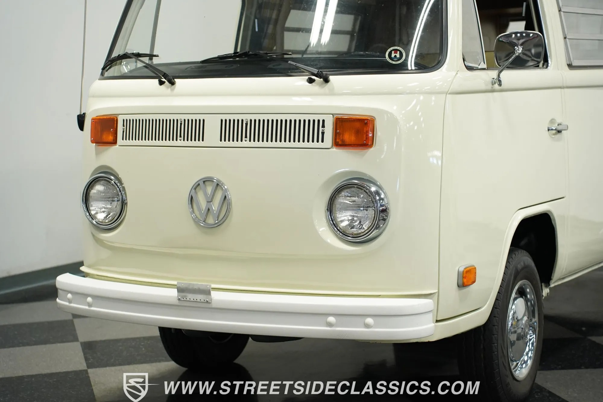 1973 Volkswagen Westfalia Camper Bus