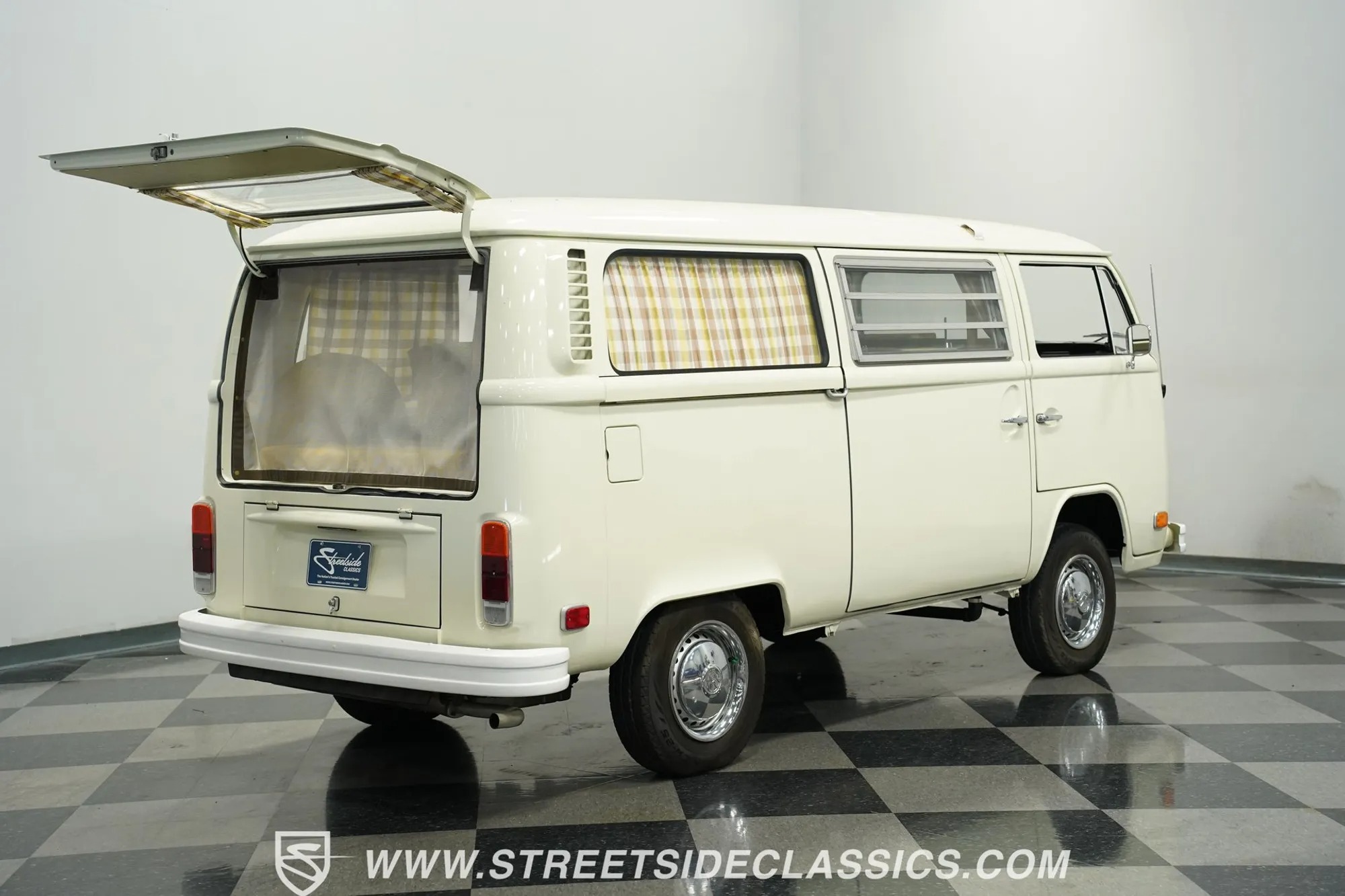 1973 Volkswagen Westfalia Camper Bus