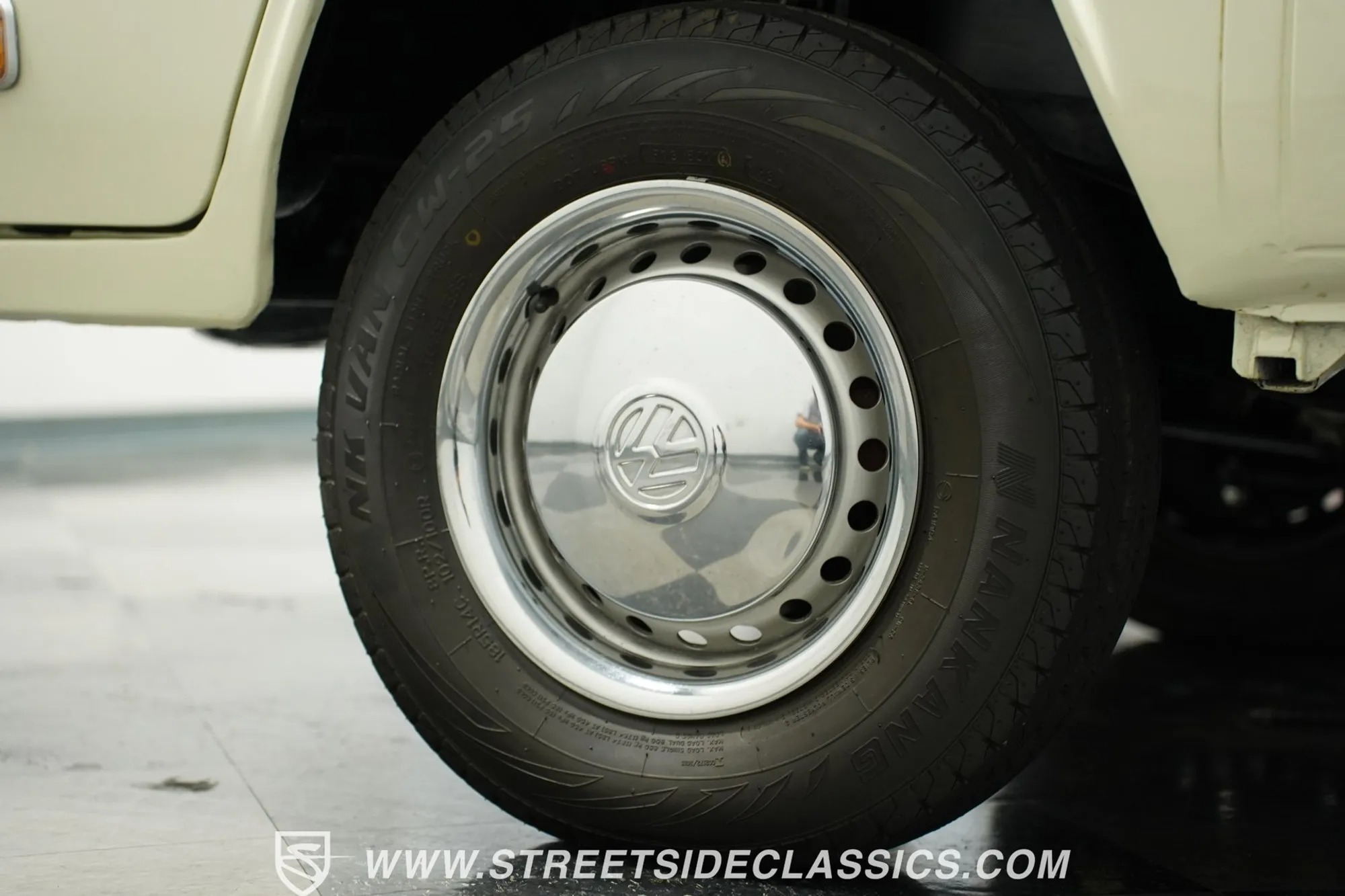 1973 Volkswagen Westfalia Camper Bus