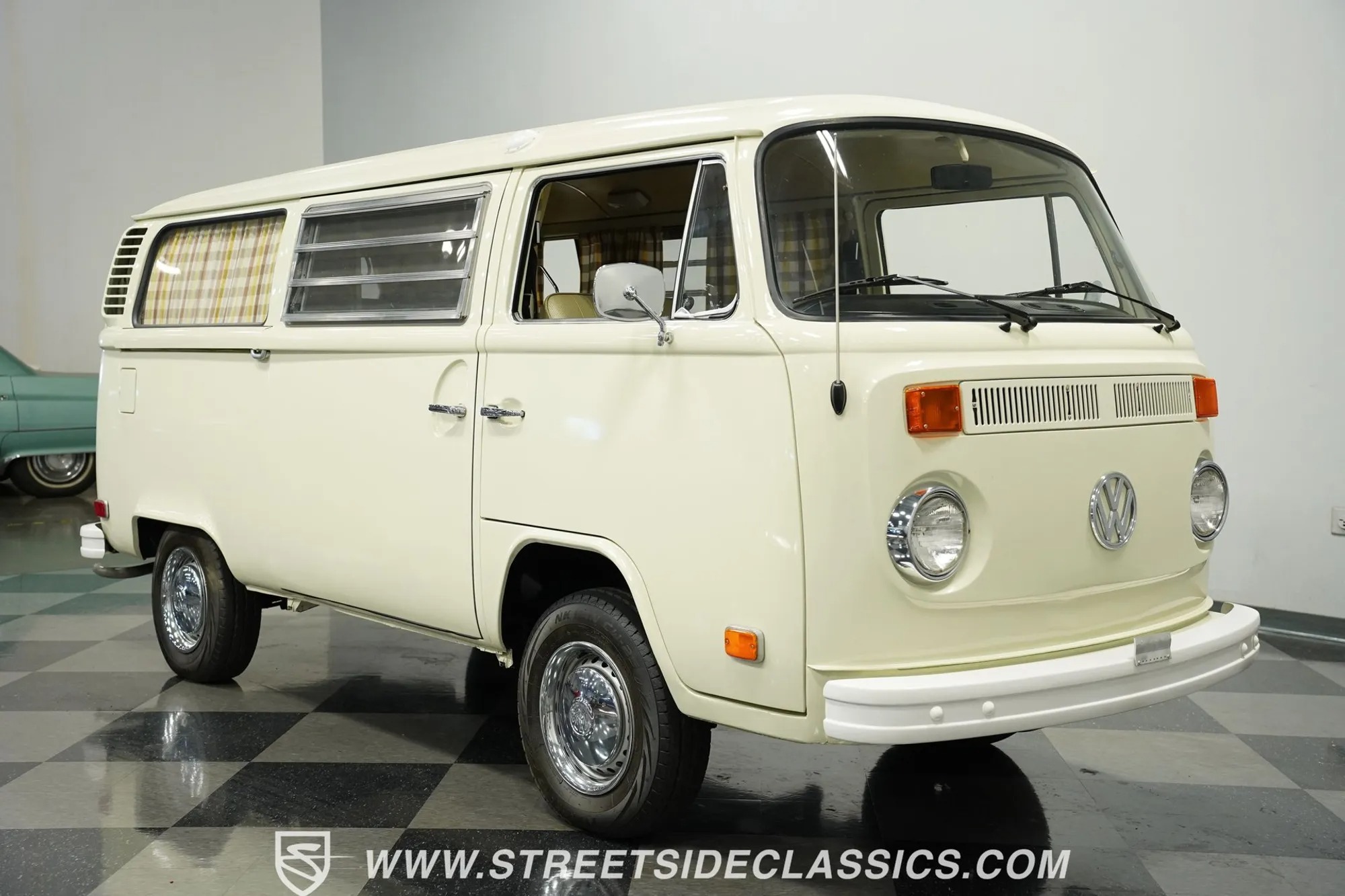 1973 Volkswagen Westfalia Camper Bus