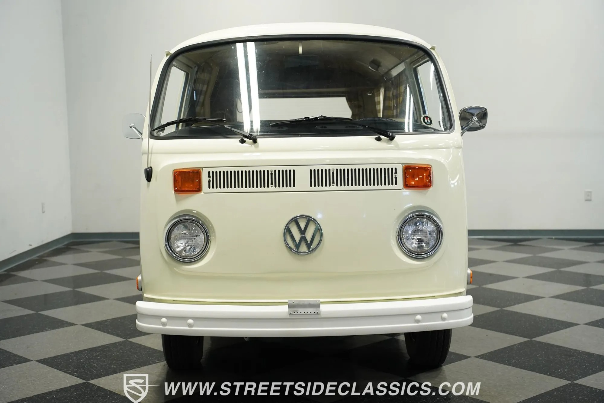 1973 Volkswagen Westfalia Camper Bus