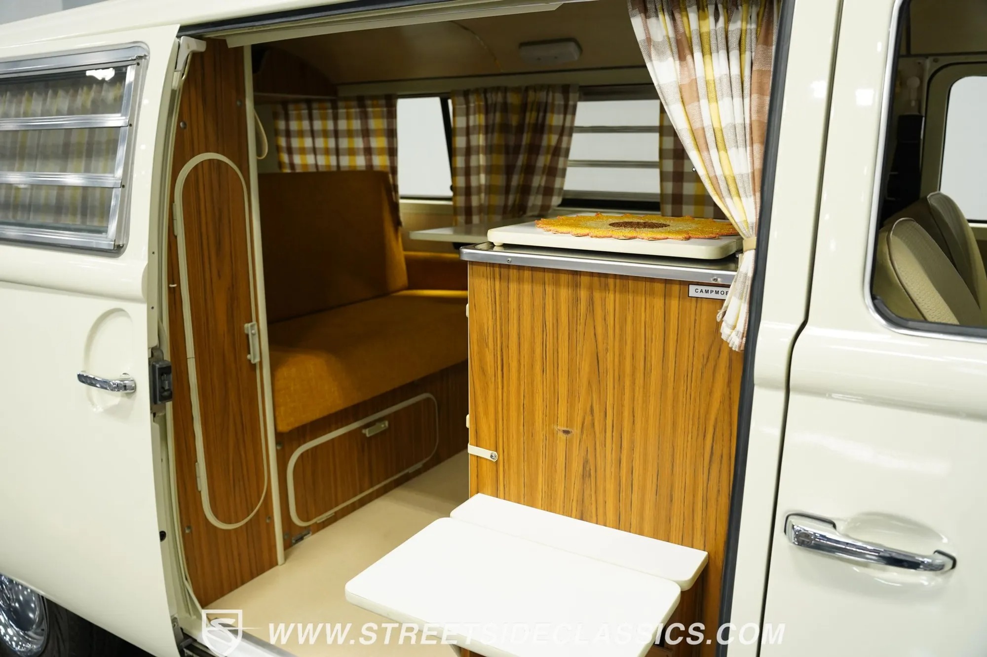 1973 Volkswagen Westfalia Camper Bus