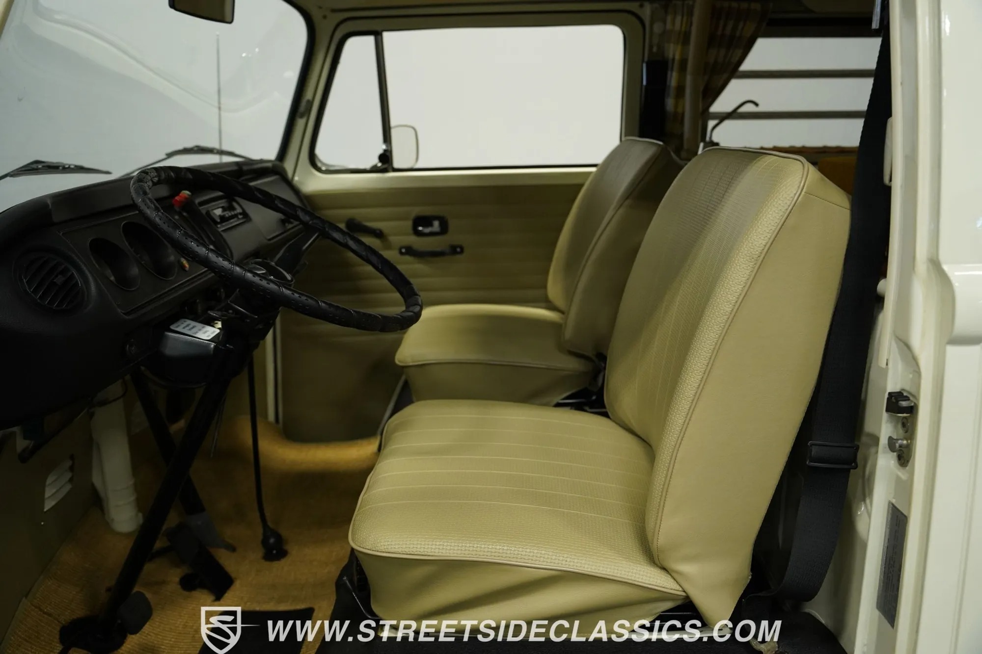 1973 Volkswagen Westfalia Camper Bus