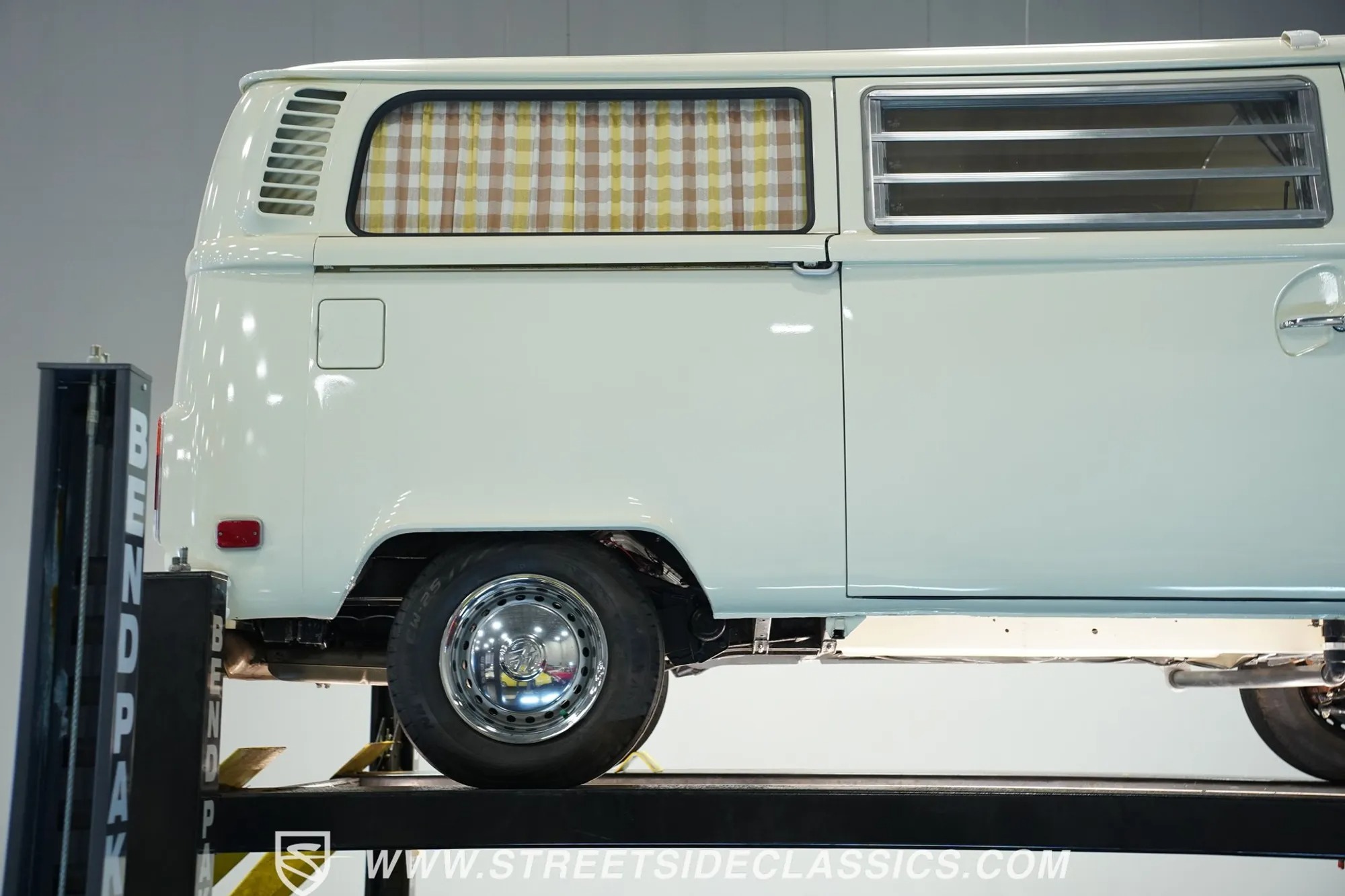1973 Volkswagen Westfalia Camper Bus