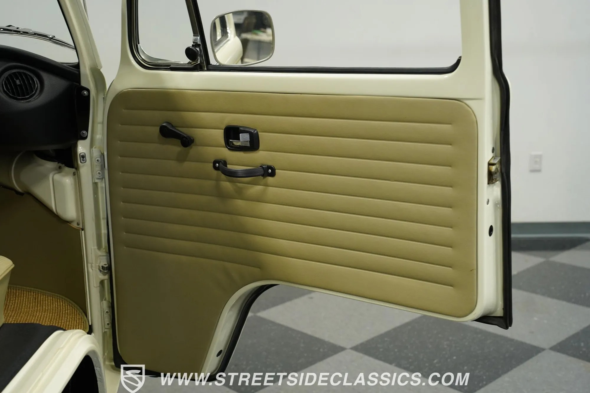 1973 Volkswagen Westfalia Camper Bus