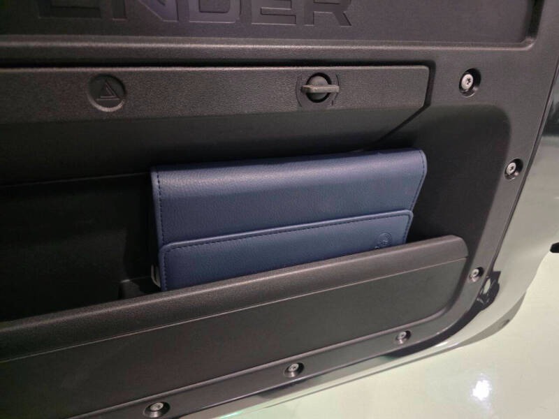 2022 Land Rover Defender 110 X-Dynamic HSE