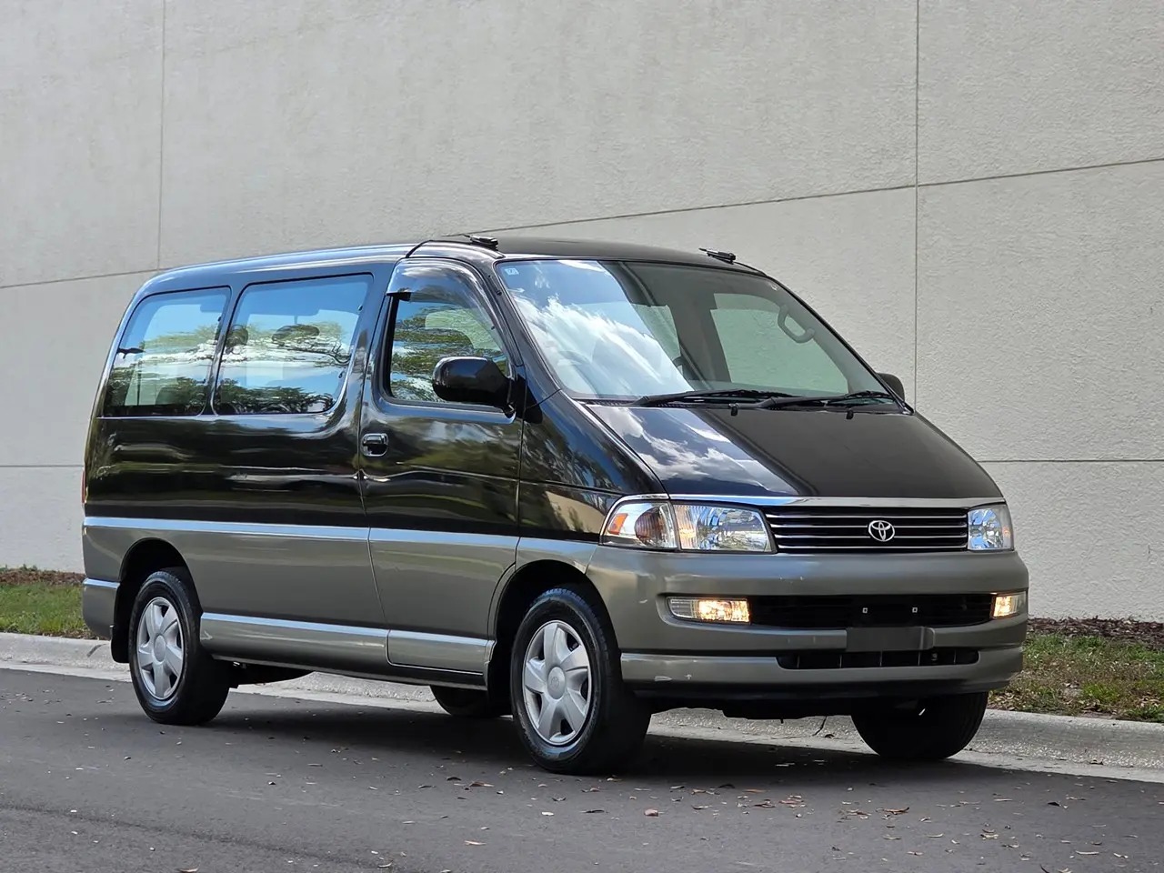  Toyota HiAce