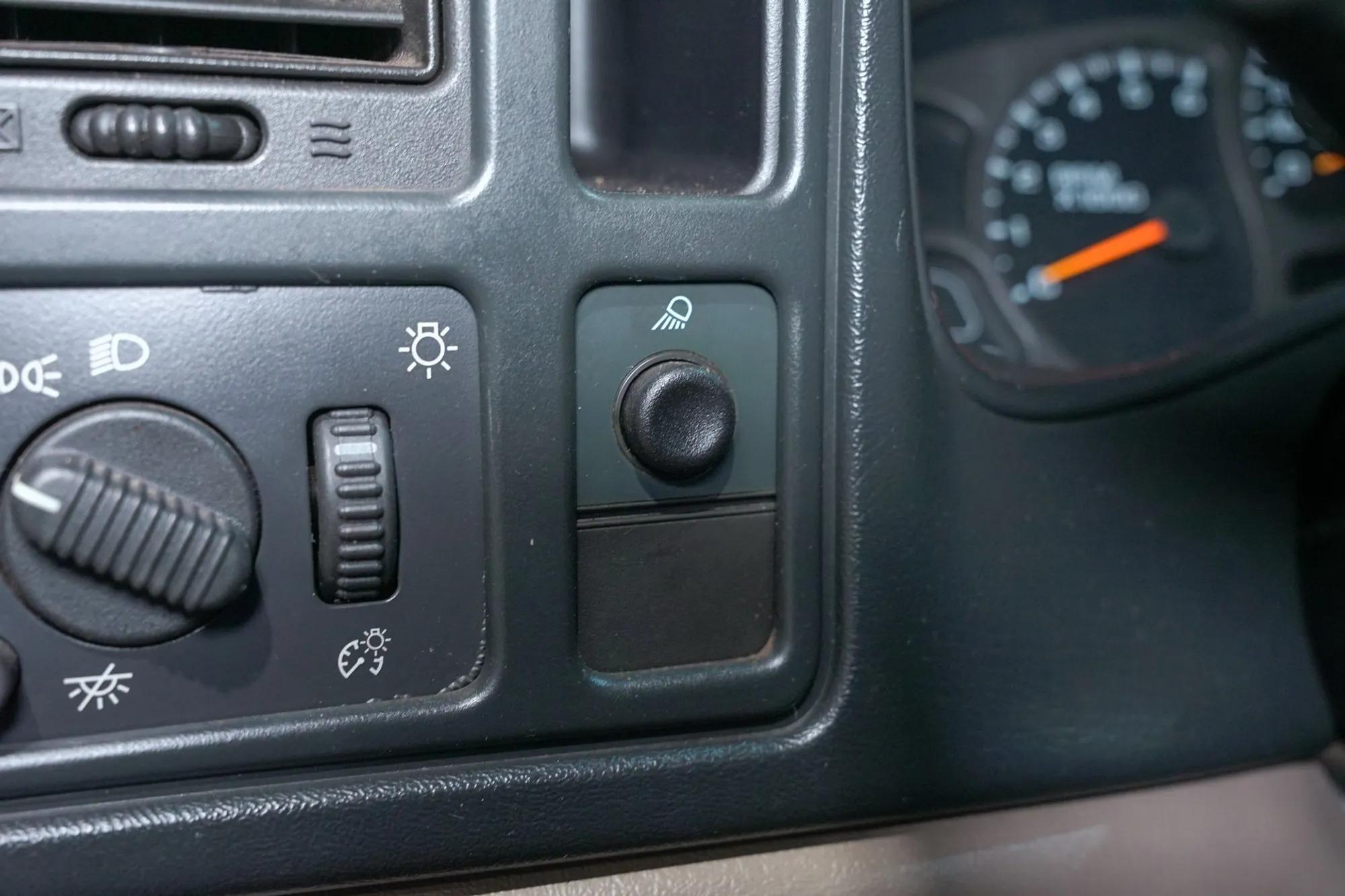 2004 Chevrolet Silverado Forest Reserve