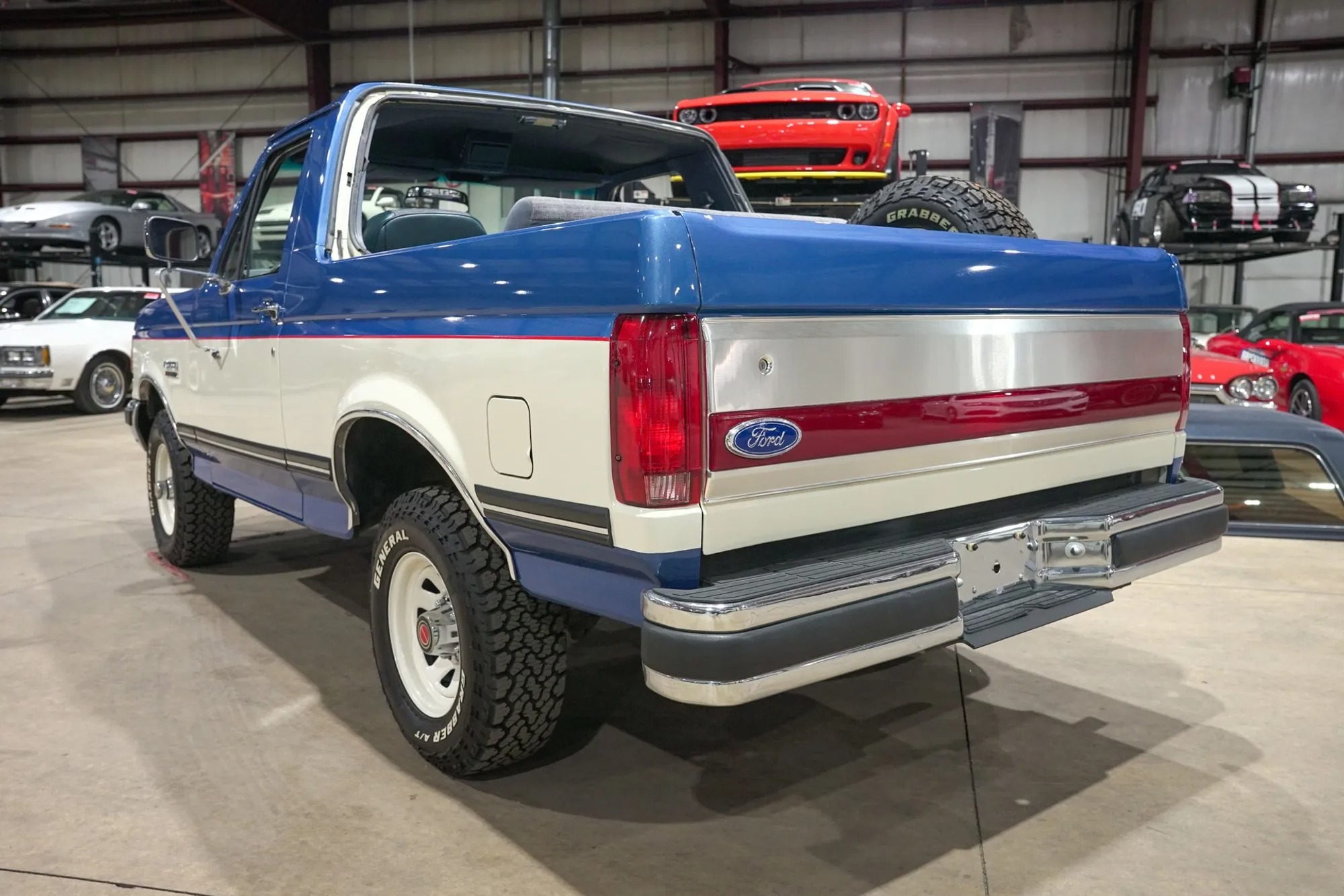 1991 Ford Bronco XLT - 2