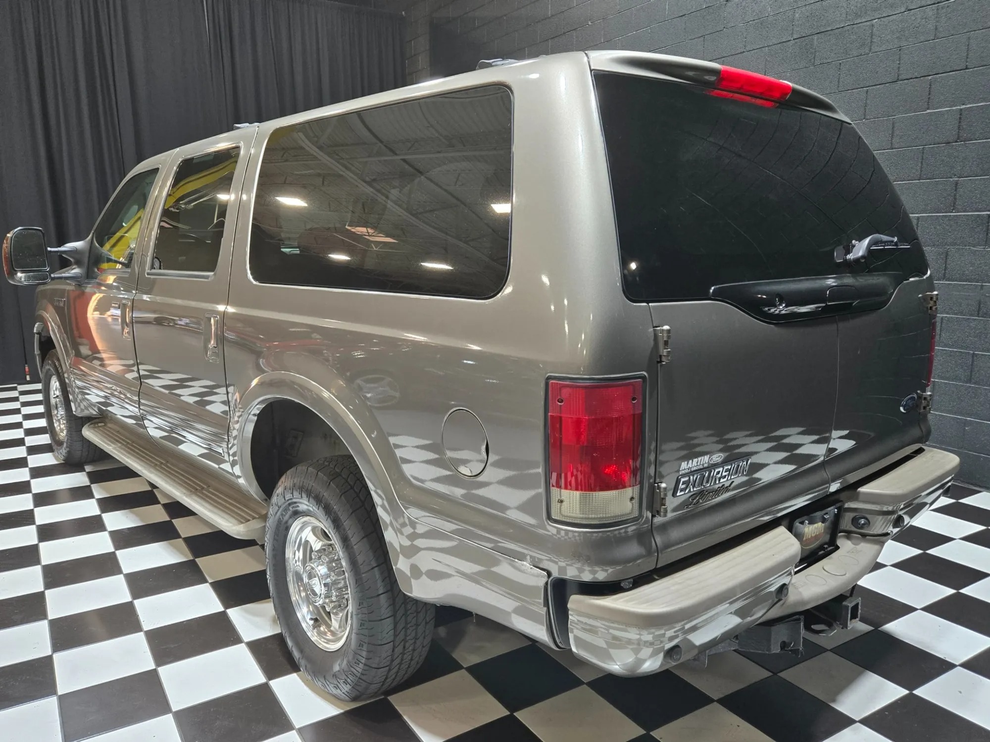 2005 Ford Excursion Limited