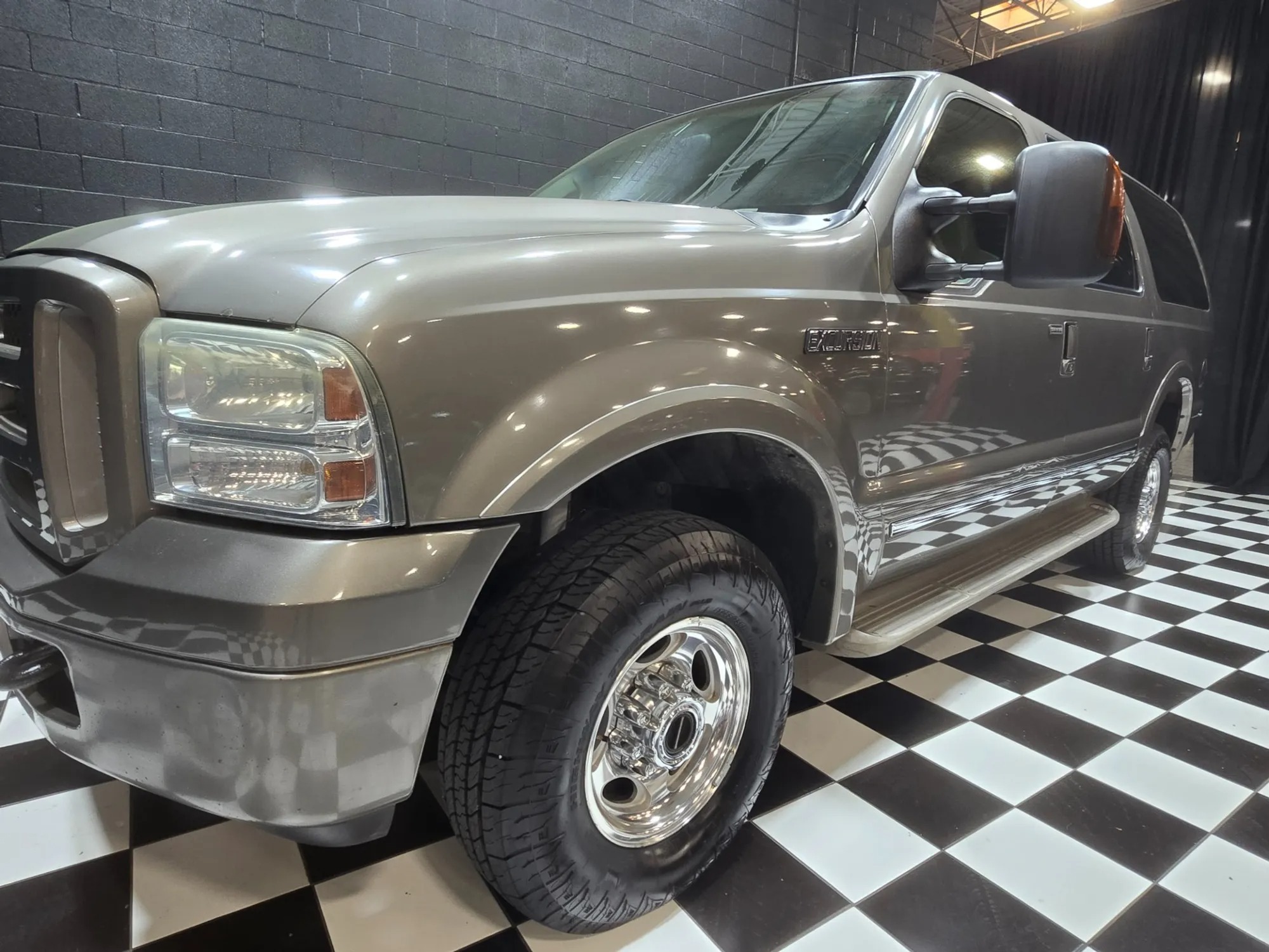 2005 Ford Excursion Limited