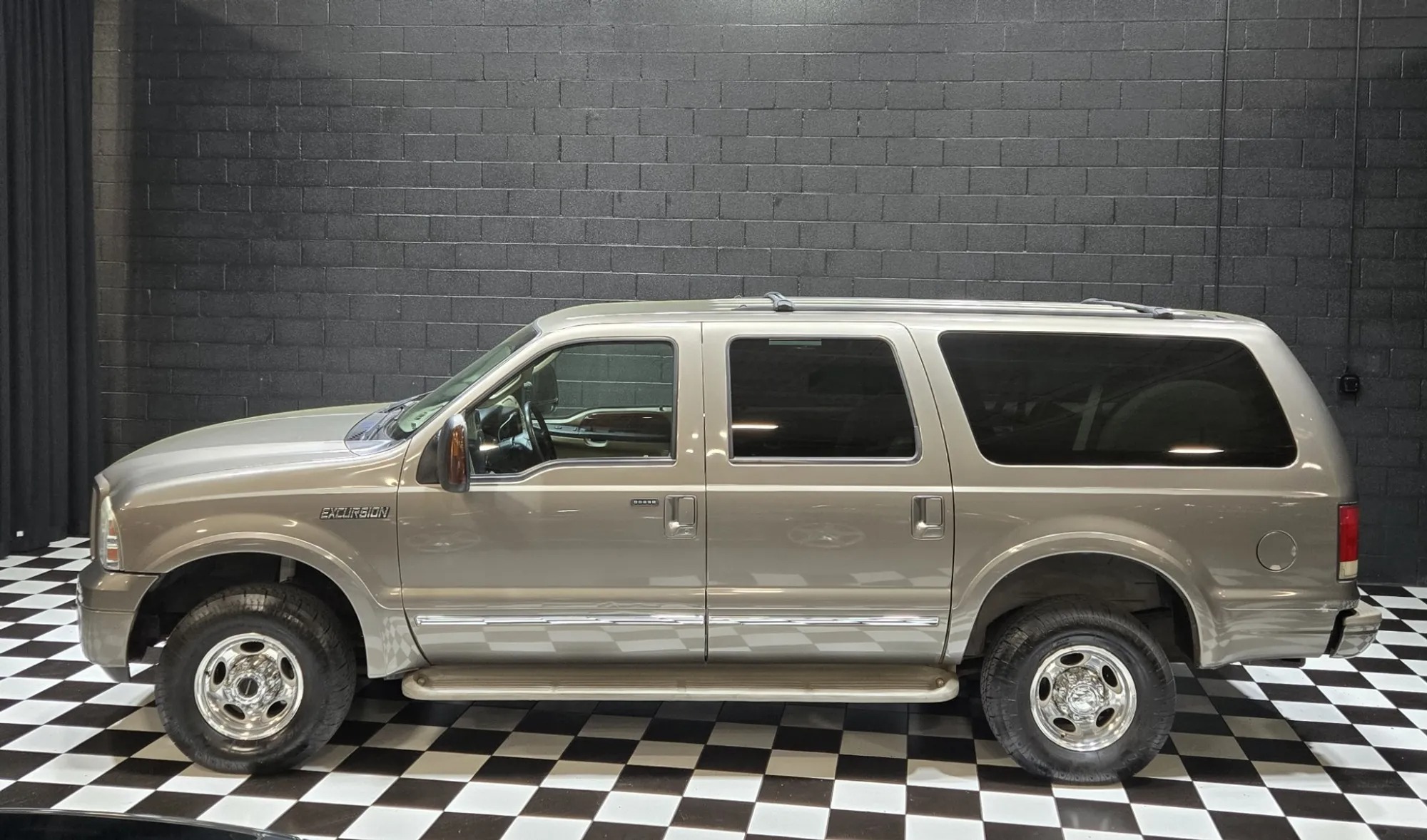 2005 Ford Excursion Limited - 3