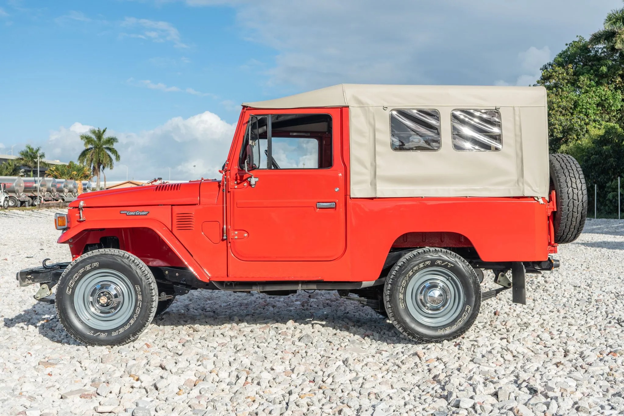1983 Toyota Land Cruiser FJ43 - 2