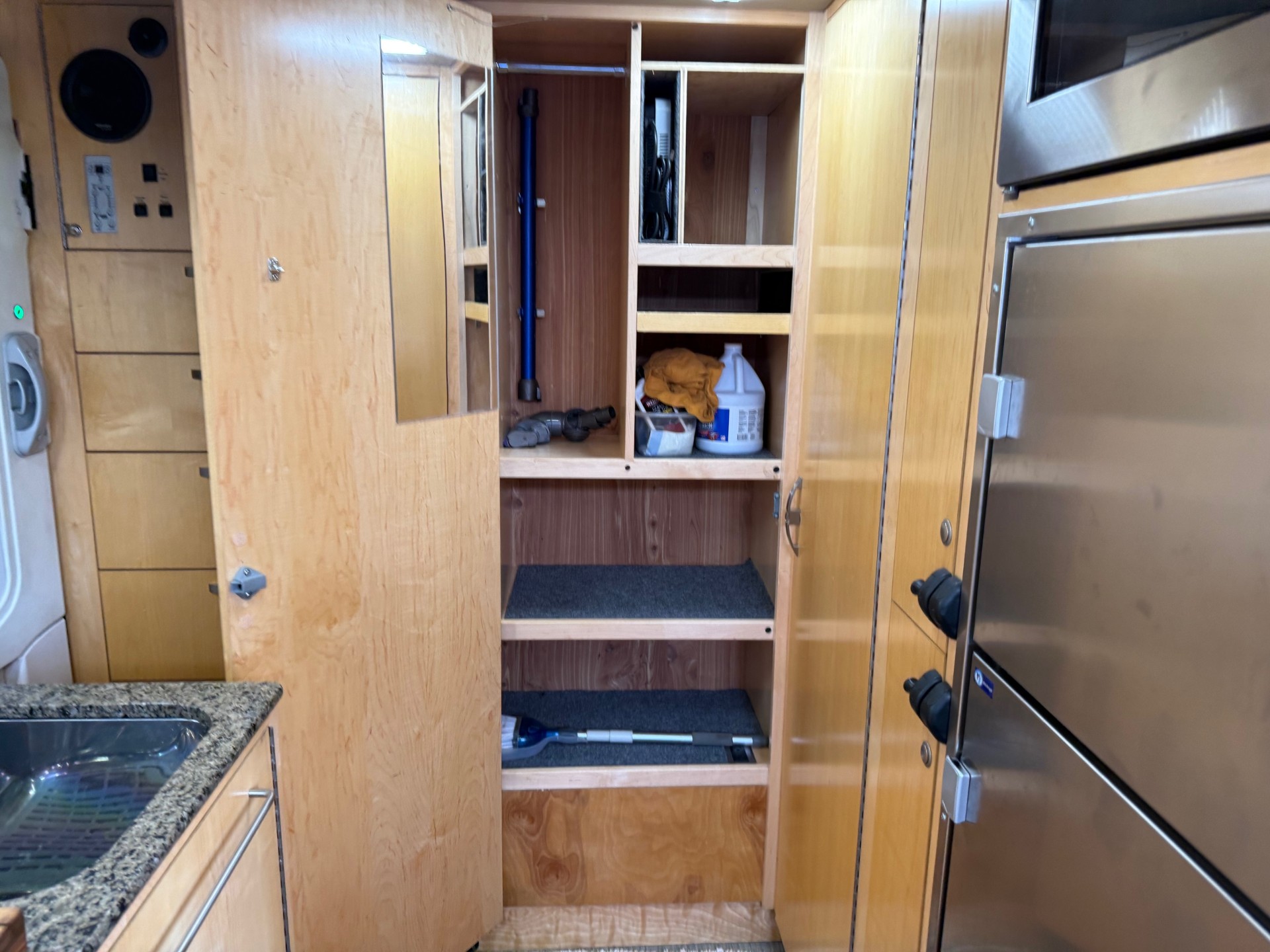 2011 EarthRoamer XV-LT 105