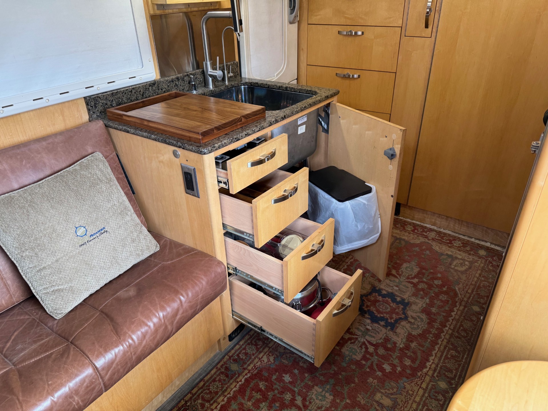 2011 EarthRoamer XV-LT 105