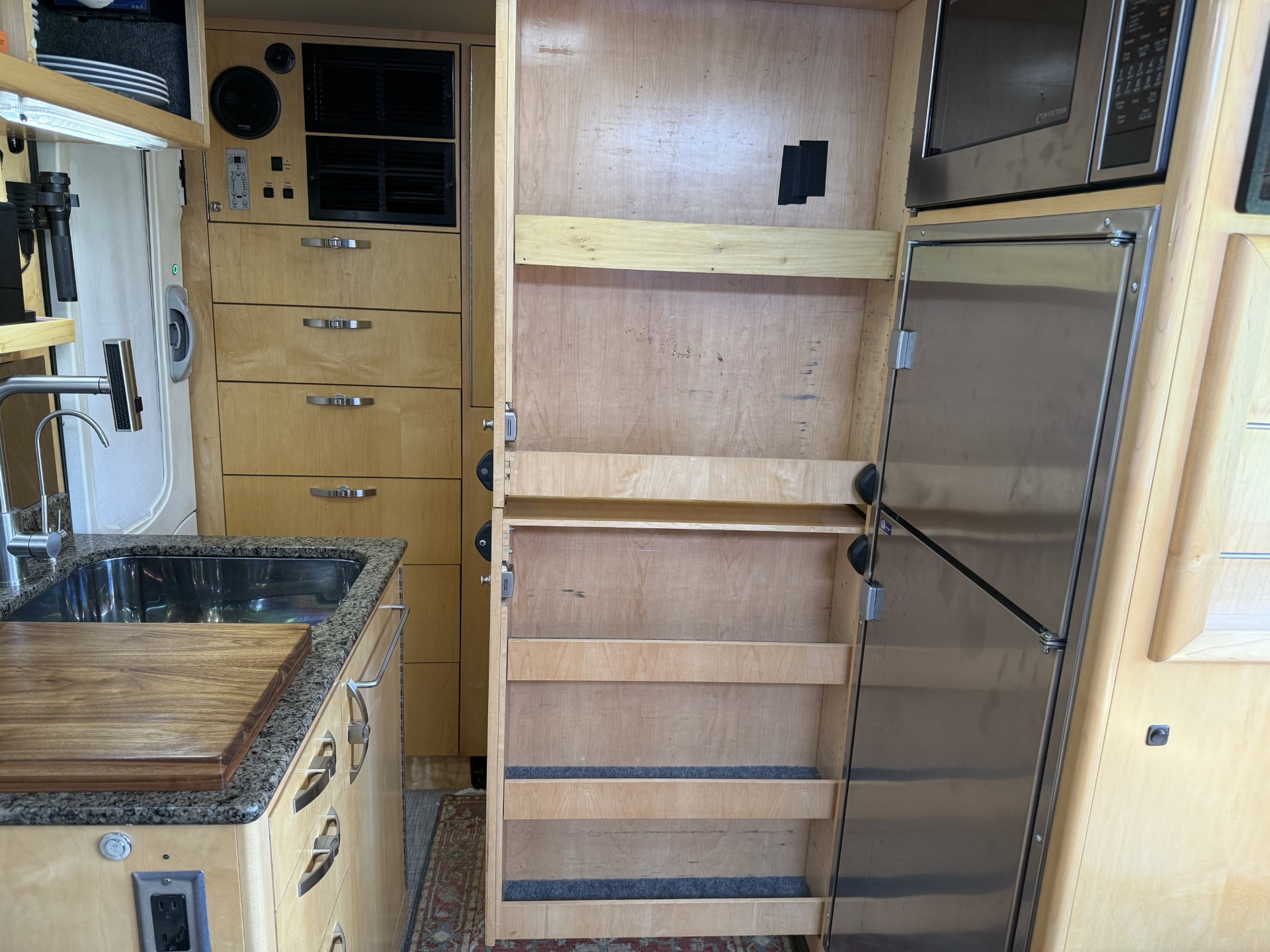 2011 EarthRoamer XV-LT 105