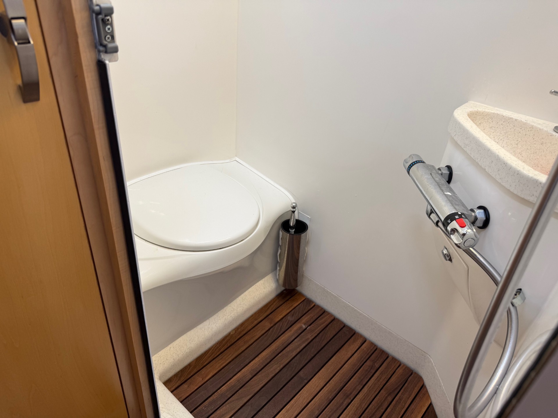 2011 EarthRoamer XV-LT 105