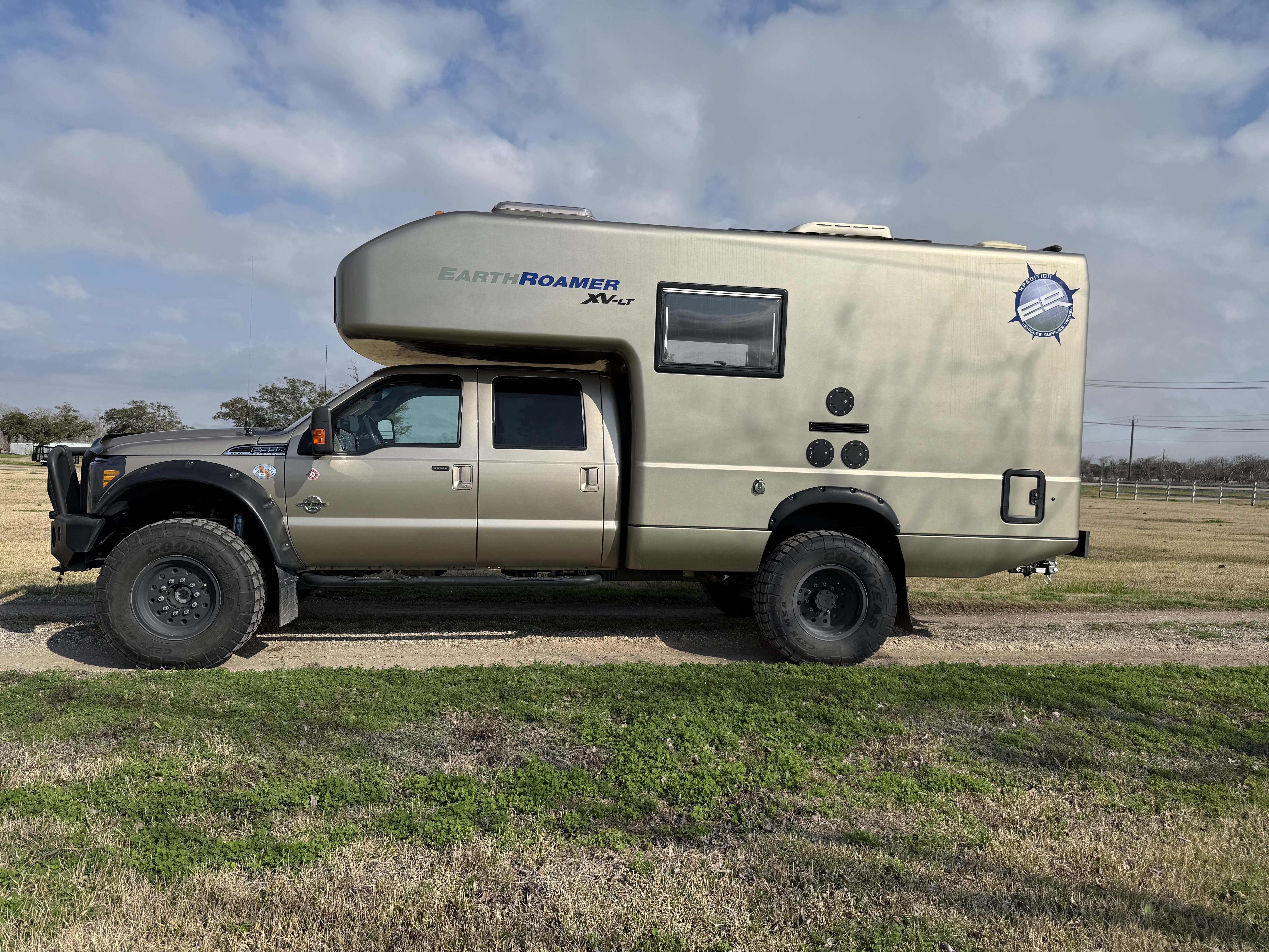 2011 EarthRoamer XV-LT 105 - 4