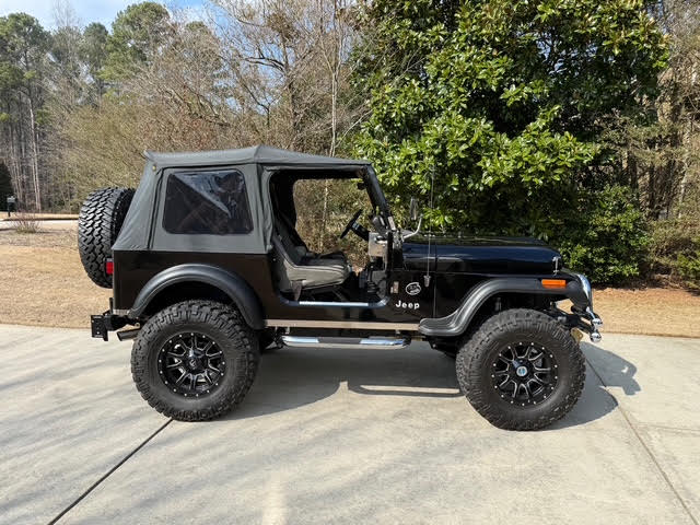 LT1-Powered 1983 Jeep CJ-7 - 2
