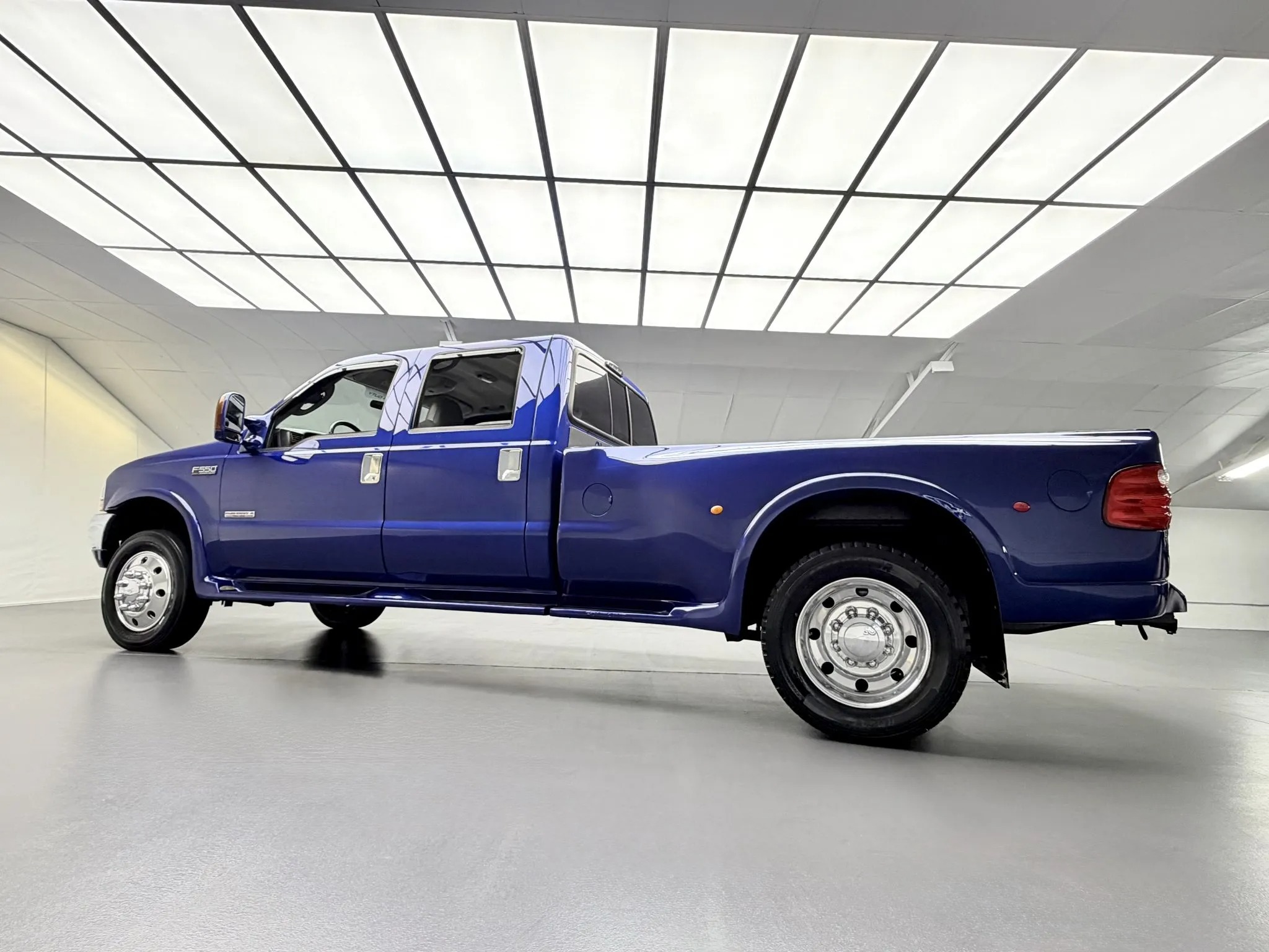 2003 Ford F-550 Fontaine Classic Traveler