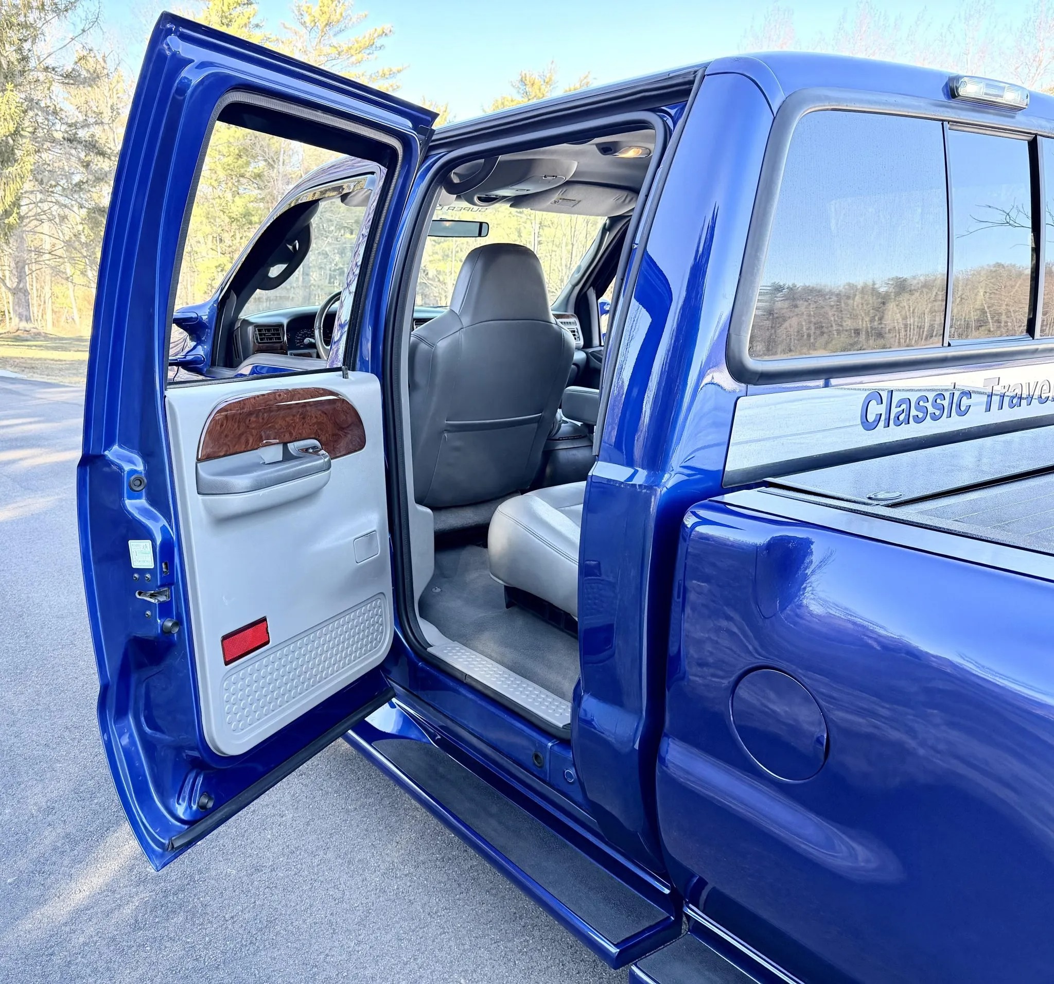 2003 Ford F-550 Fontaine Classic Traveler