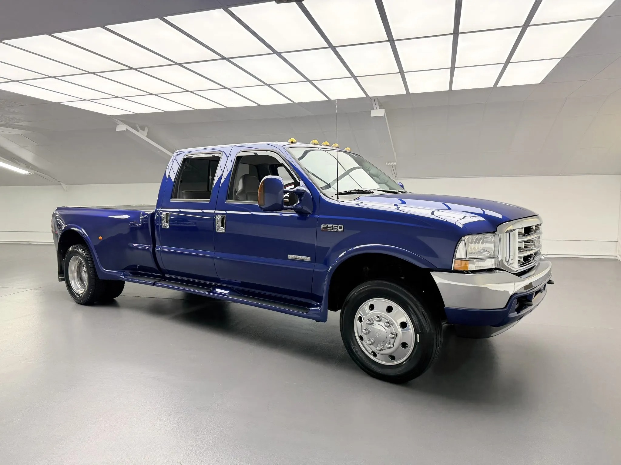 2003 Ford F-550 Fontaine Classic Traveler