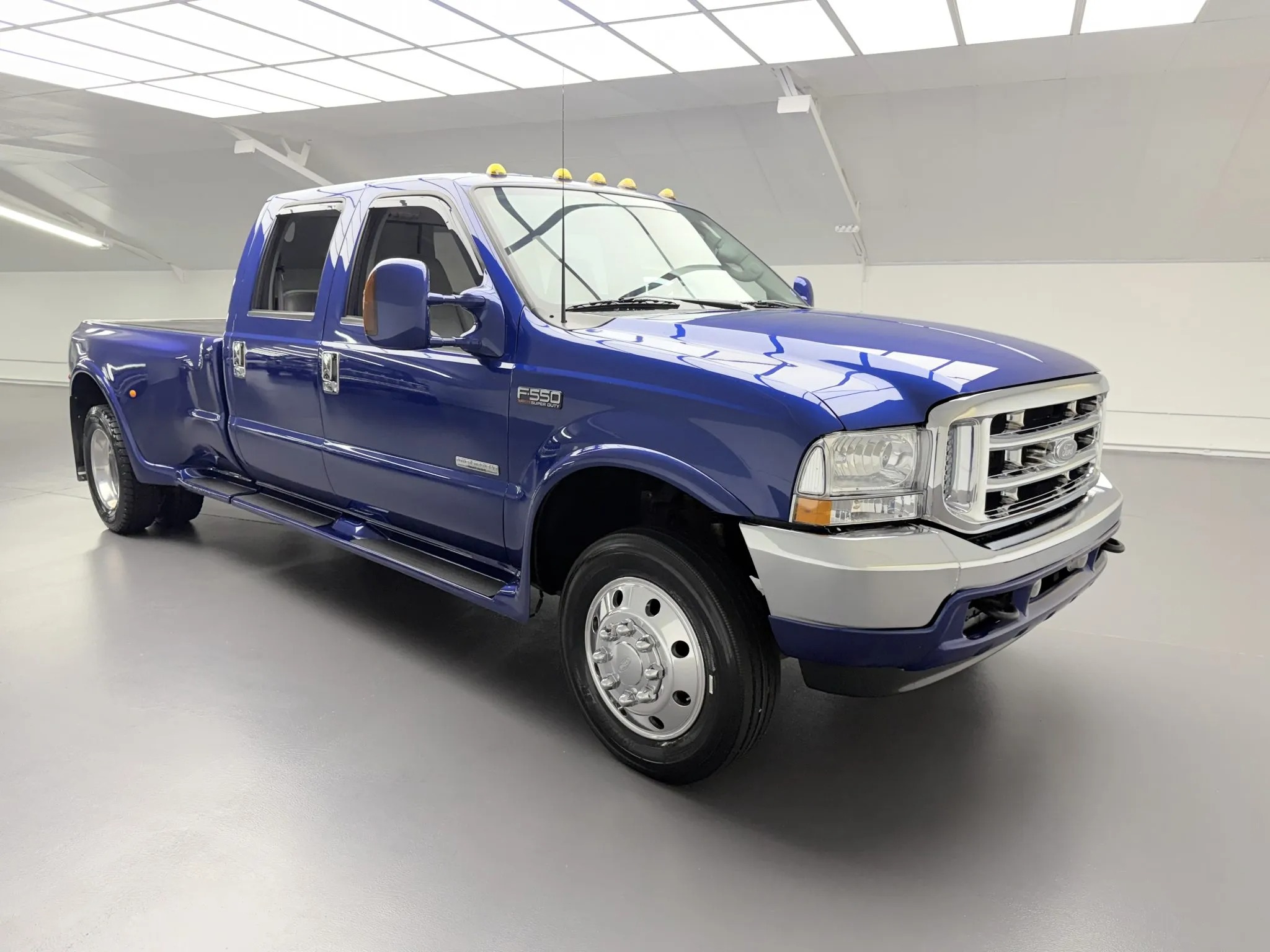 2003 Ford F-550 Fontaine Classic Traveler