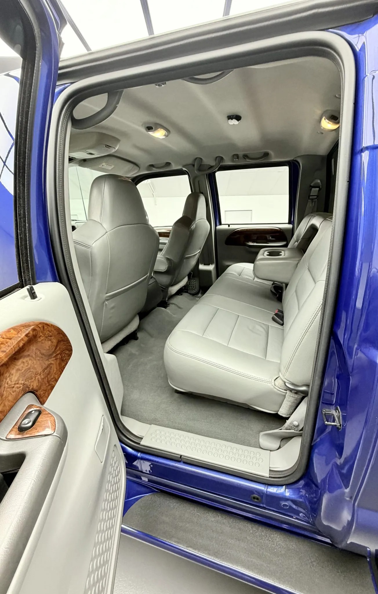 2003 Ford F-550 Fontaine Classic Traveler