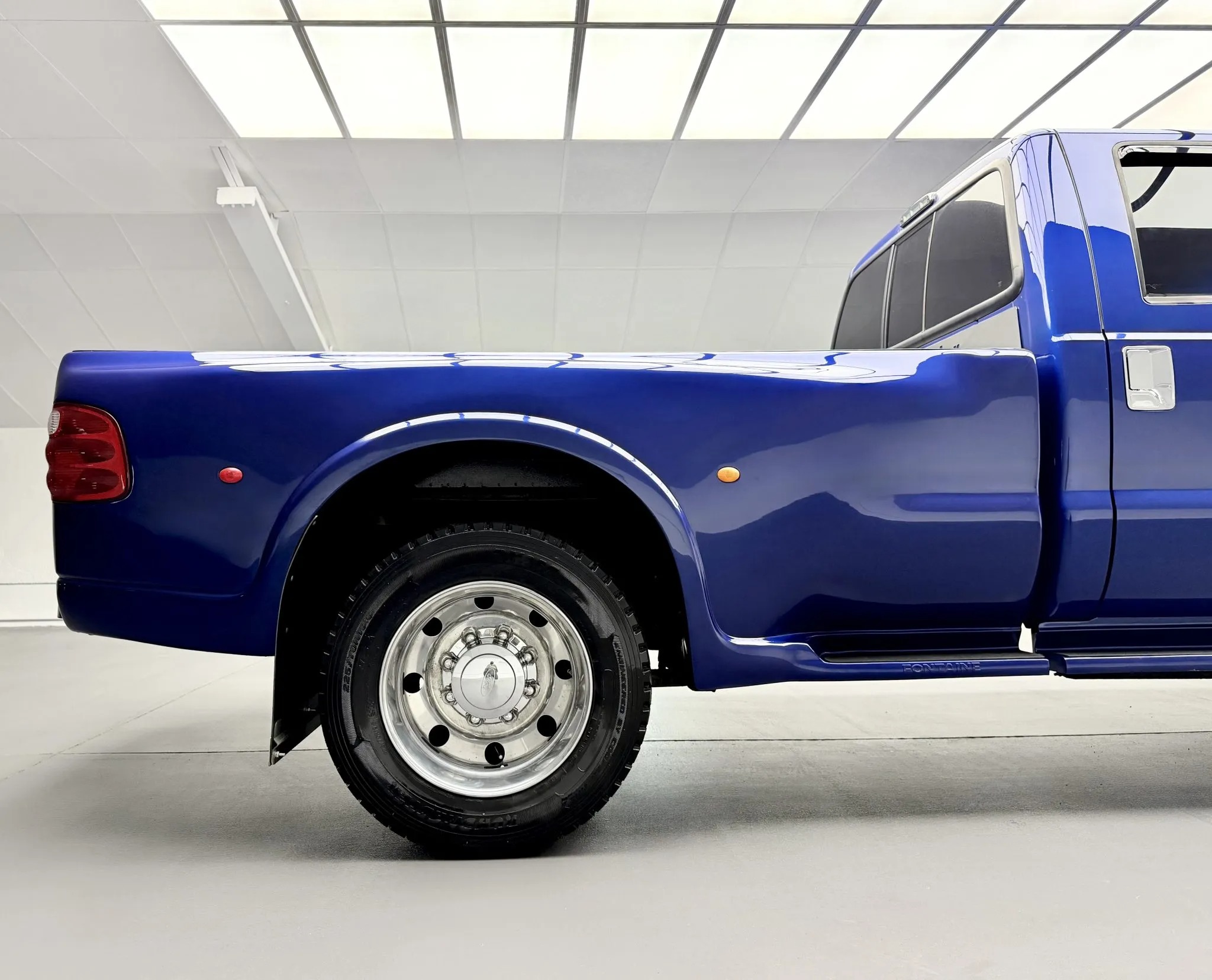 2003 Ford F-550 Fontaine Classic Traveler