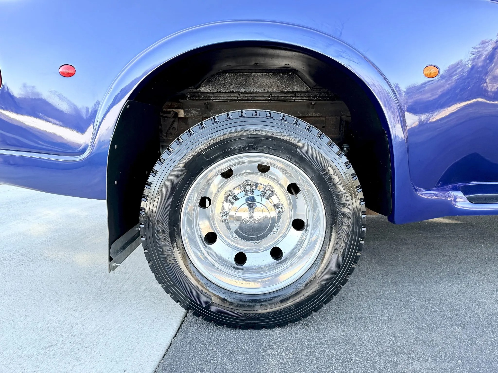 2003 Ford F-550 Fontaine Classic Traveler