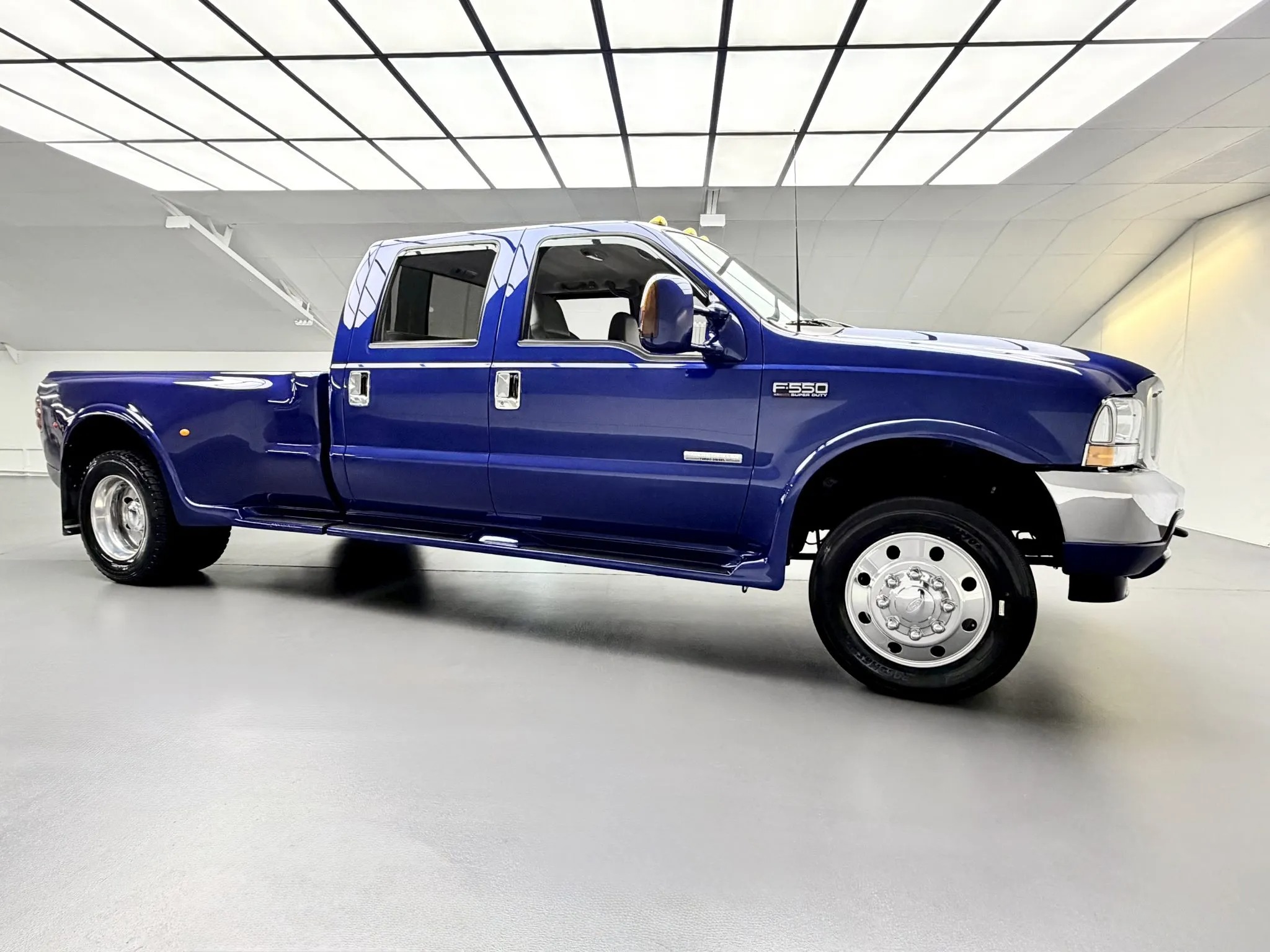 2003 Ford F-550 Fontaine Classic Traveler