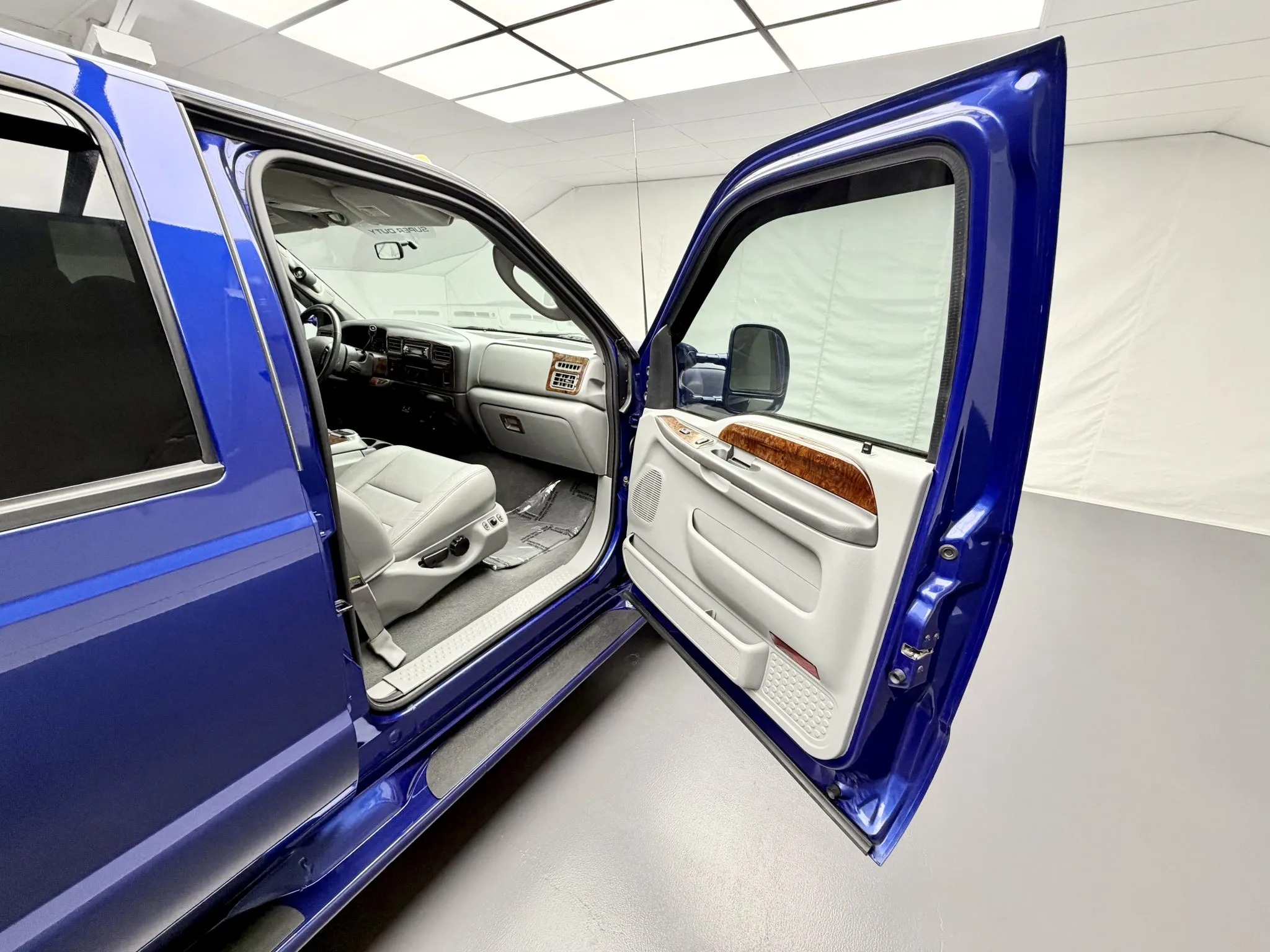 2003 Ford F-550 Fontaine Classic Traveler