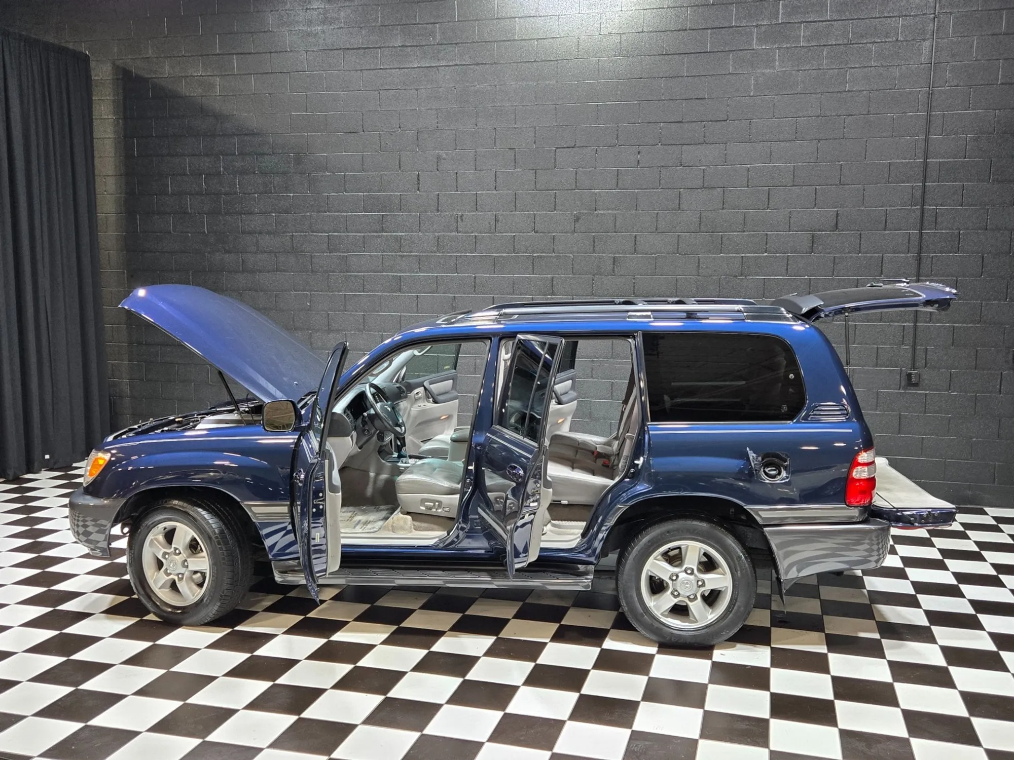 2004 Toyota Land Cruiser